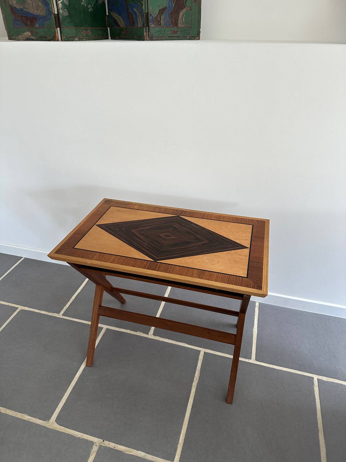 Table d’appoint moderniste bois exotique