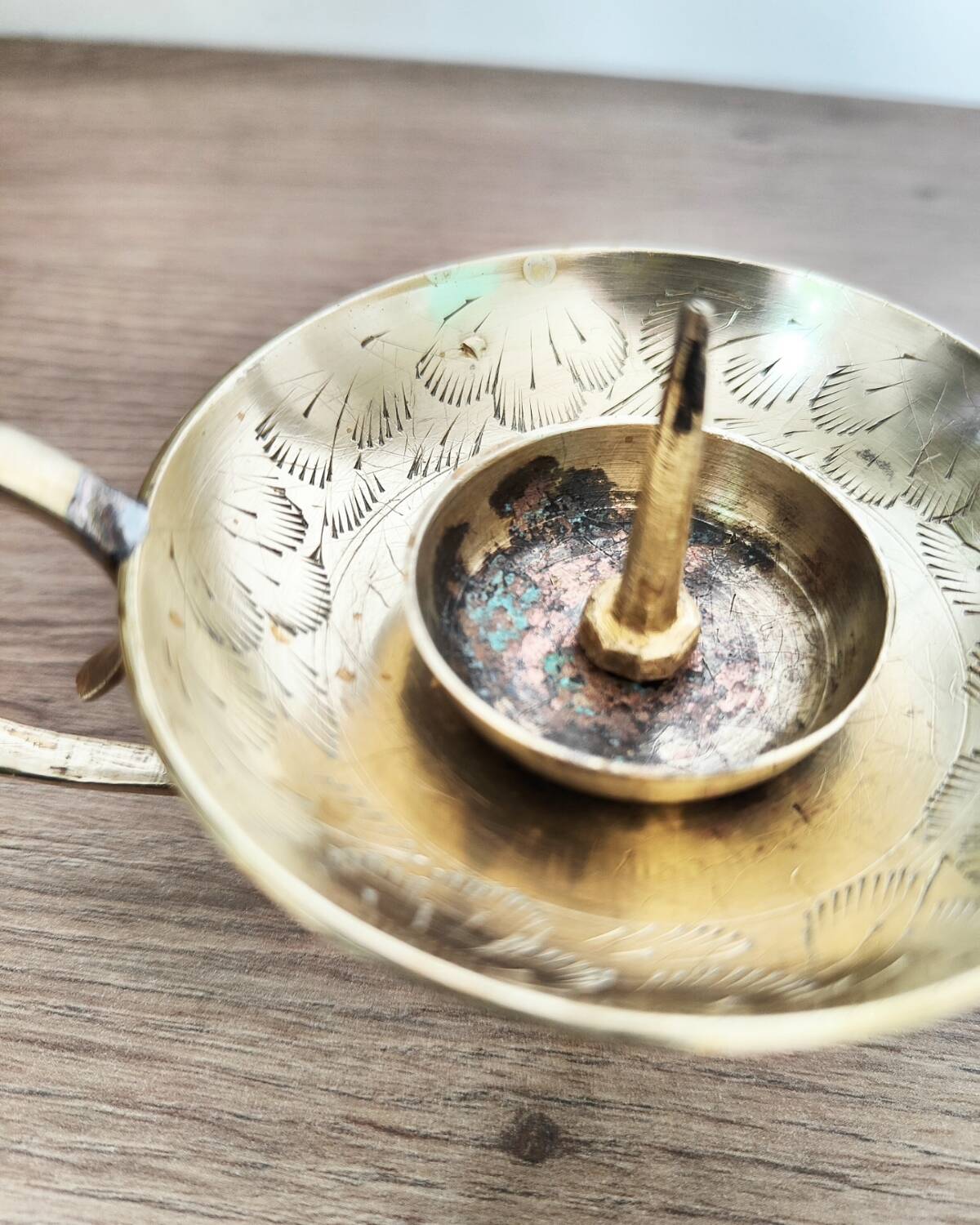 Cellar rat candle holder