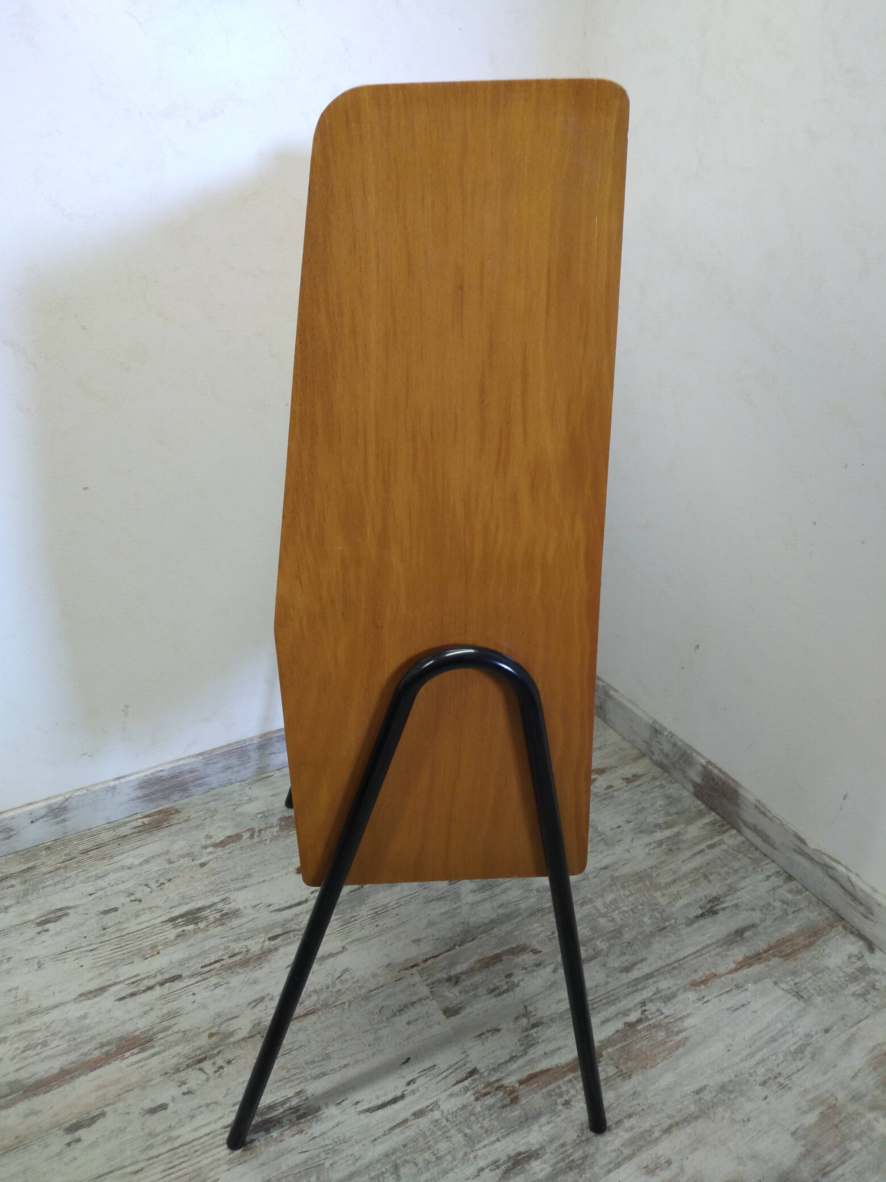 Scandinavian secretary