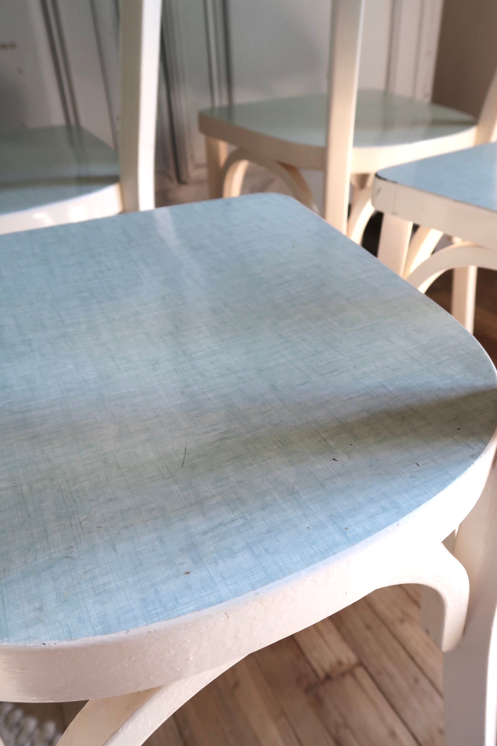 Lot de 4 chaises bistrot Baumann en bois et formica
