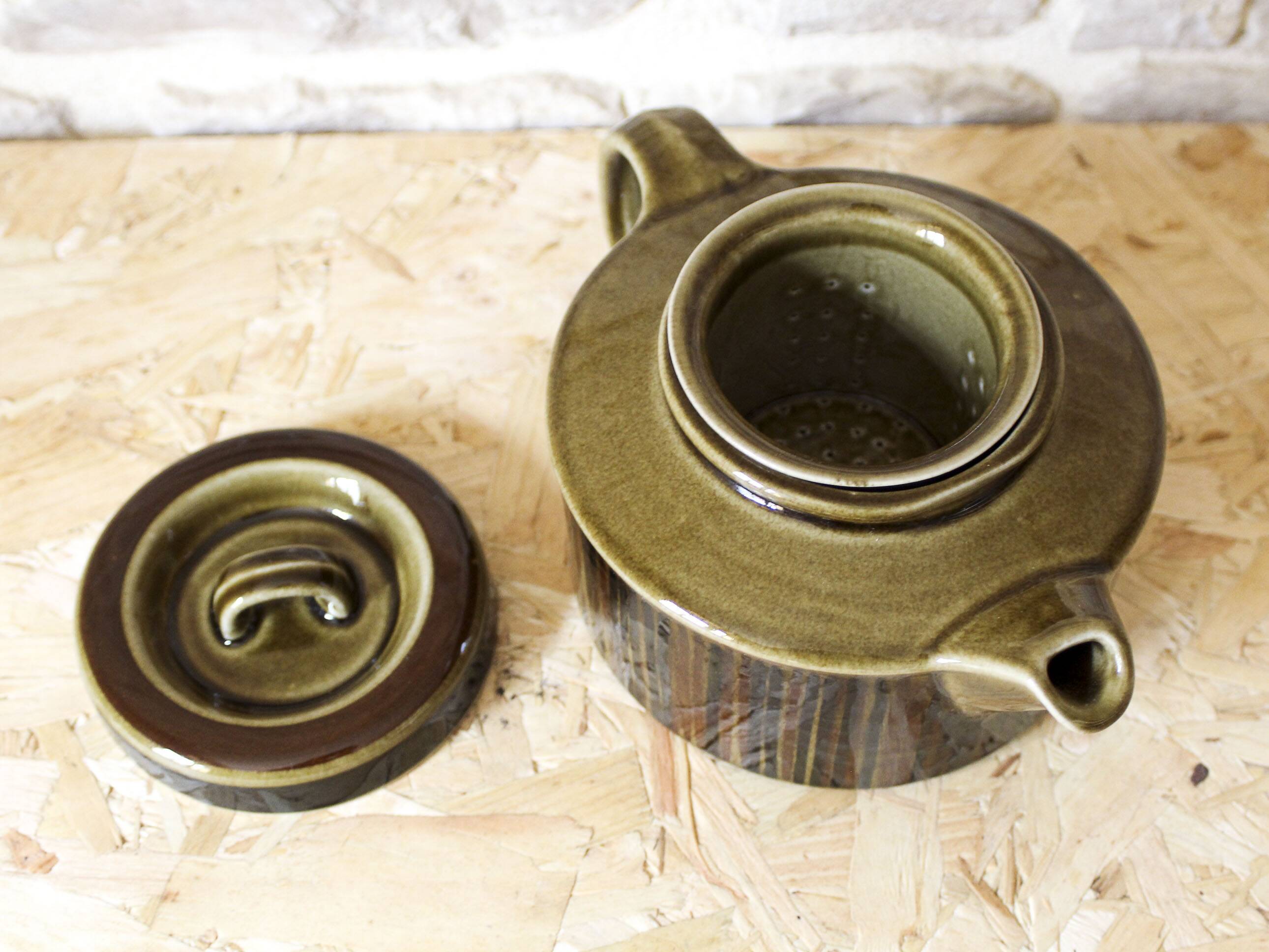 Kosmos series ceramic teapot by Arabia Finland