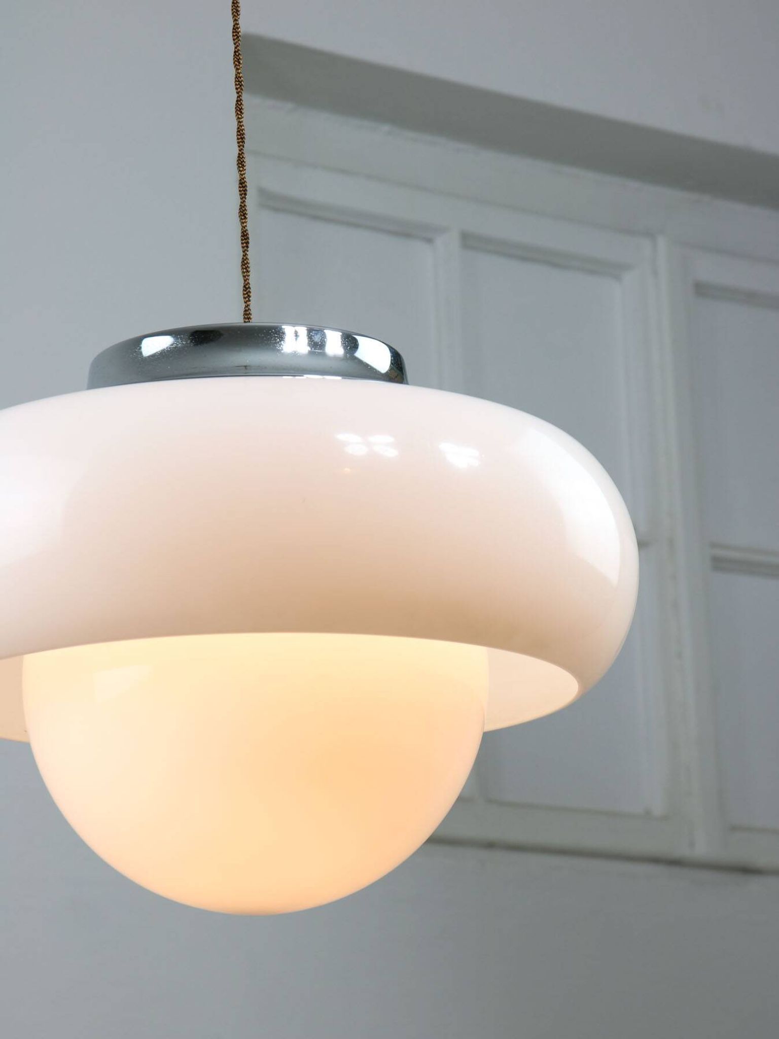 Grand lampadaire de l'ère spatiale de Guzzini, années 1960.