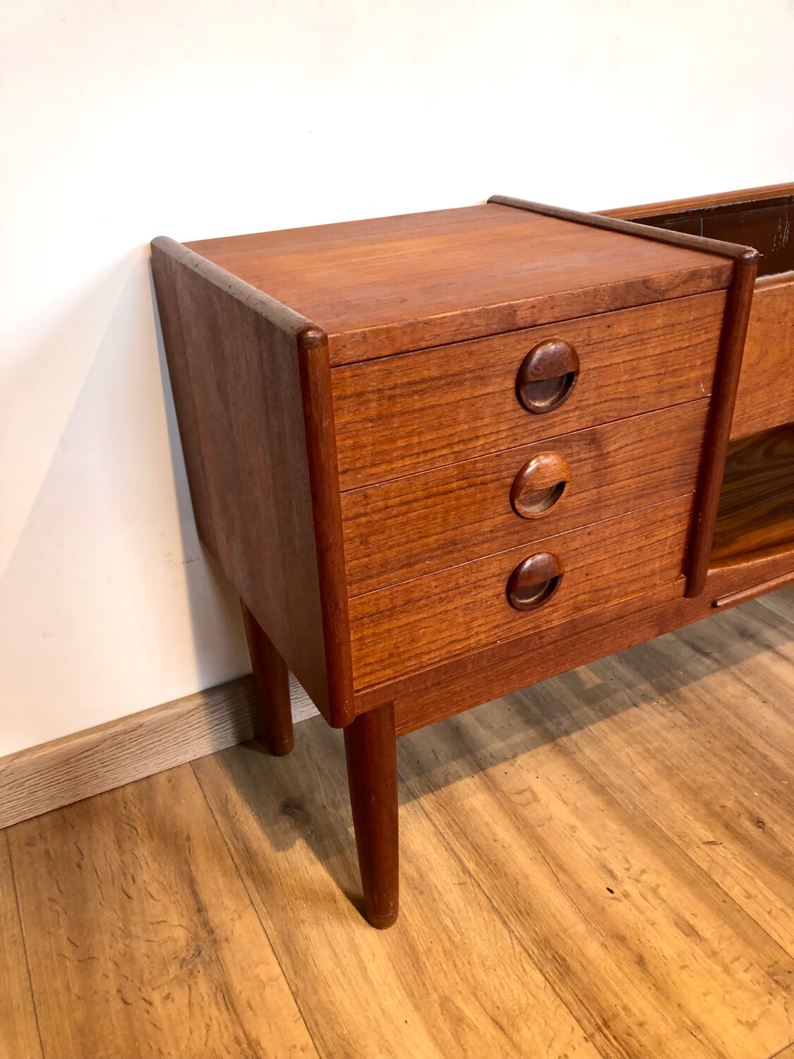 Scandinavian planter