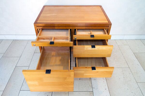 Meuble de métier, artiste, provenance scandinave, bois massif et cuir