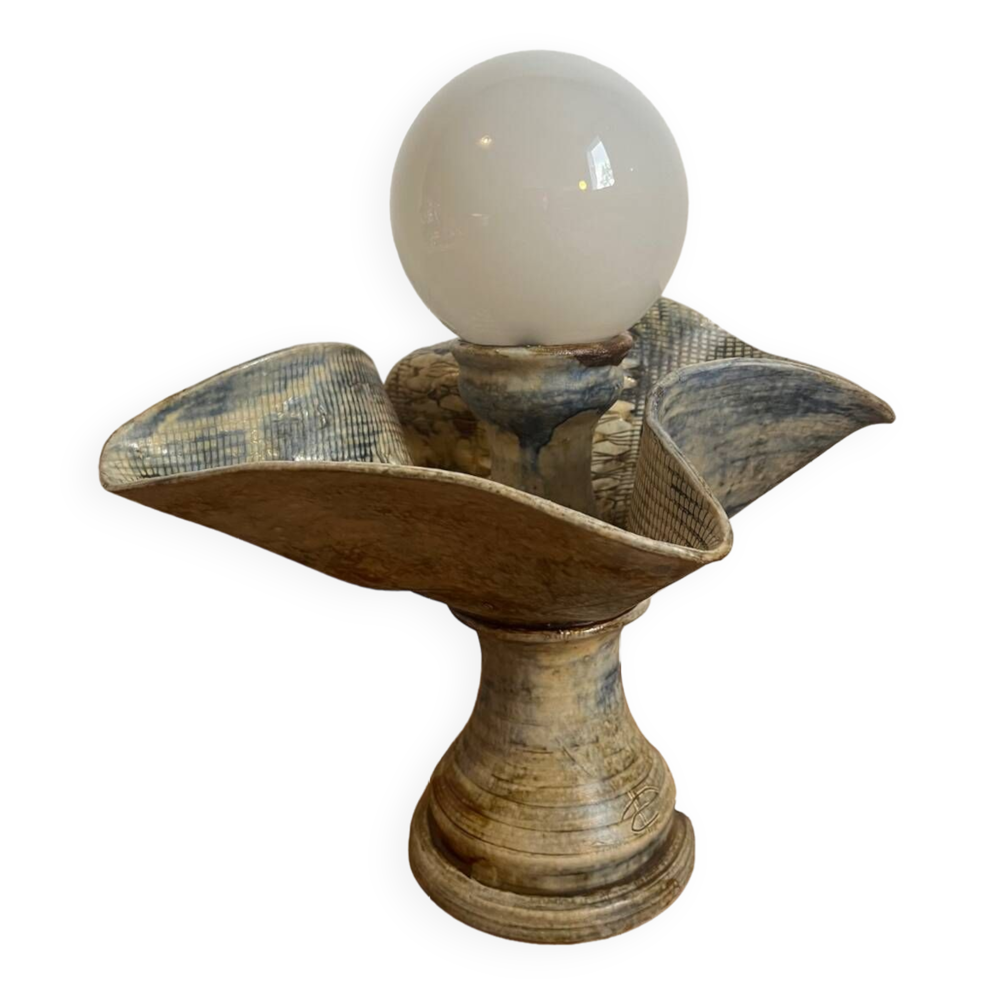 Ceramic lamp with opaline globe