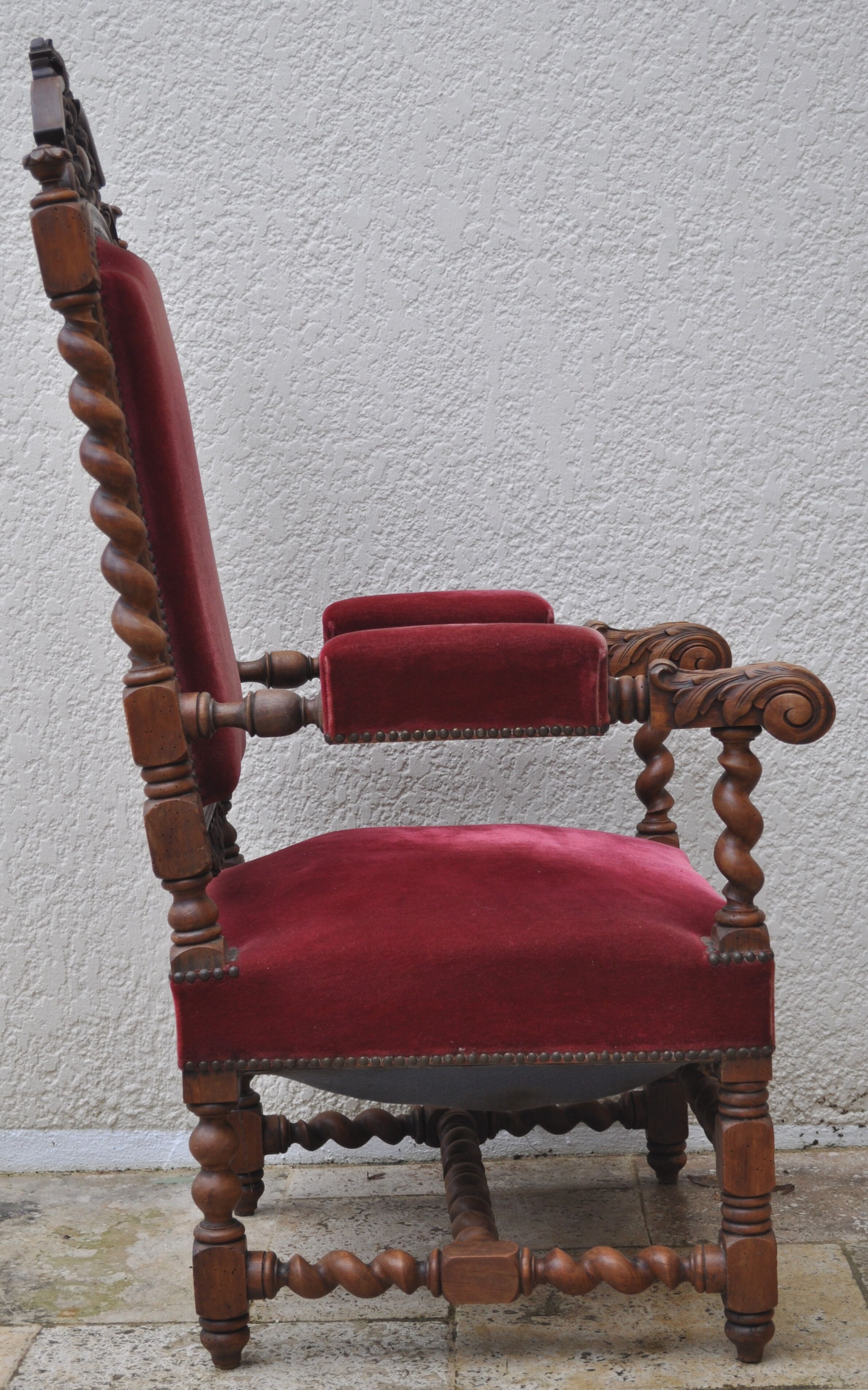 Large baroque armchair old wood and velvet