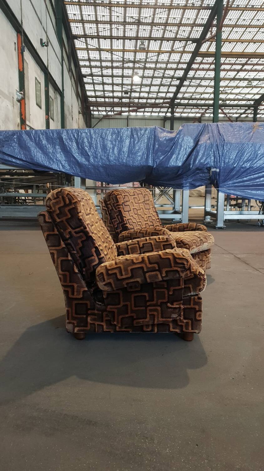 Paire de fauteuils en velours, 1970