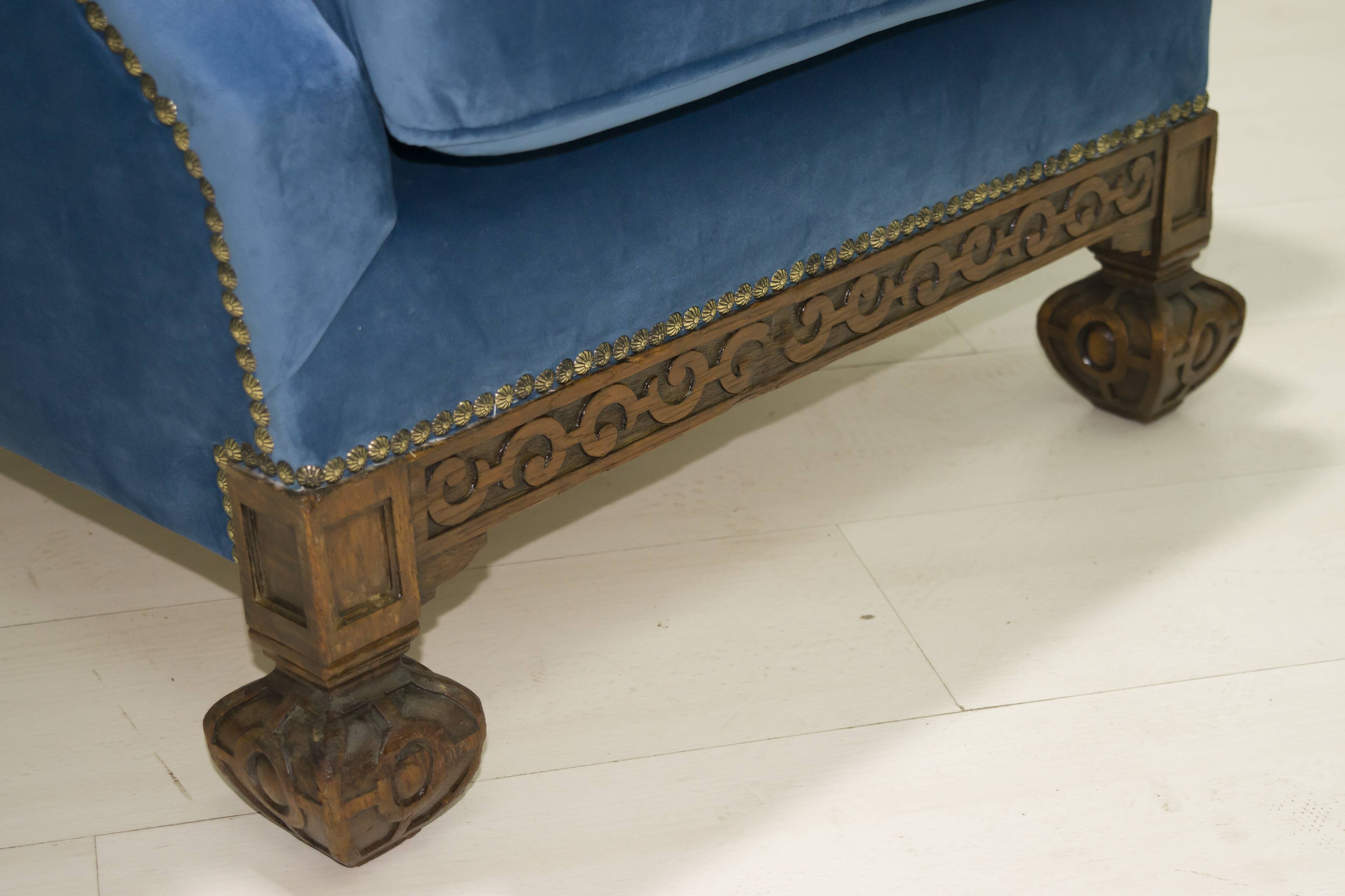 Pair of 19th Century Neo Renaissance Oak and Blue Velvet Italian Armchairs