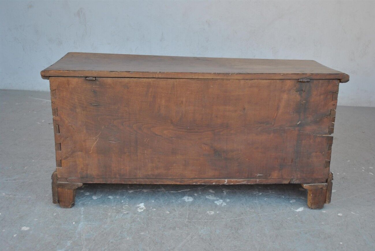 Bench chest oak end XIX