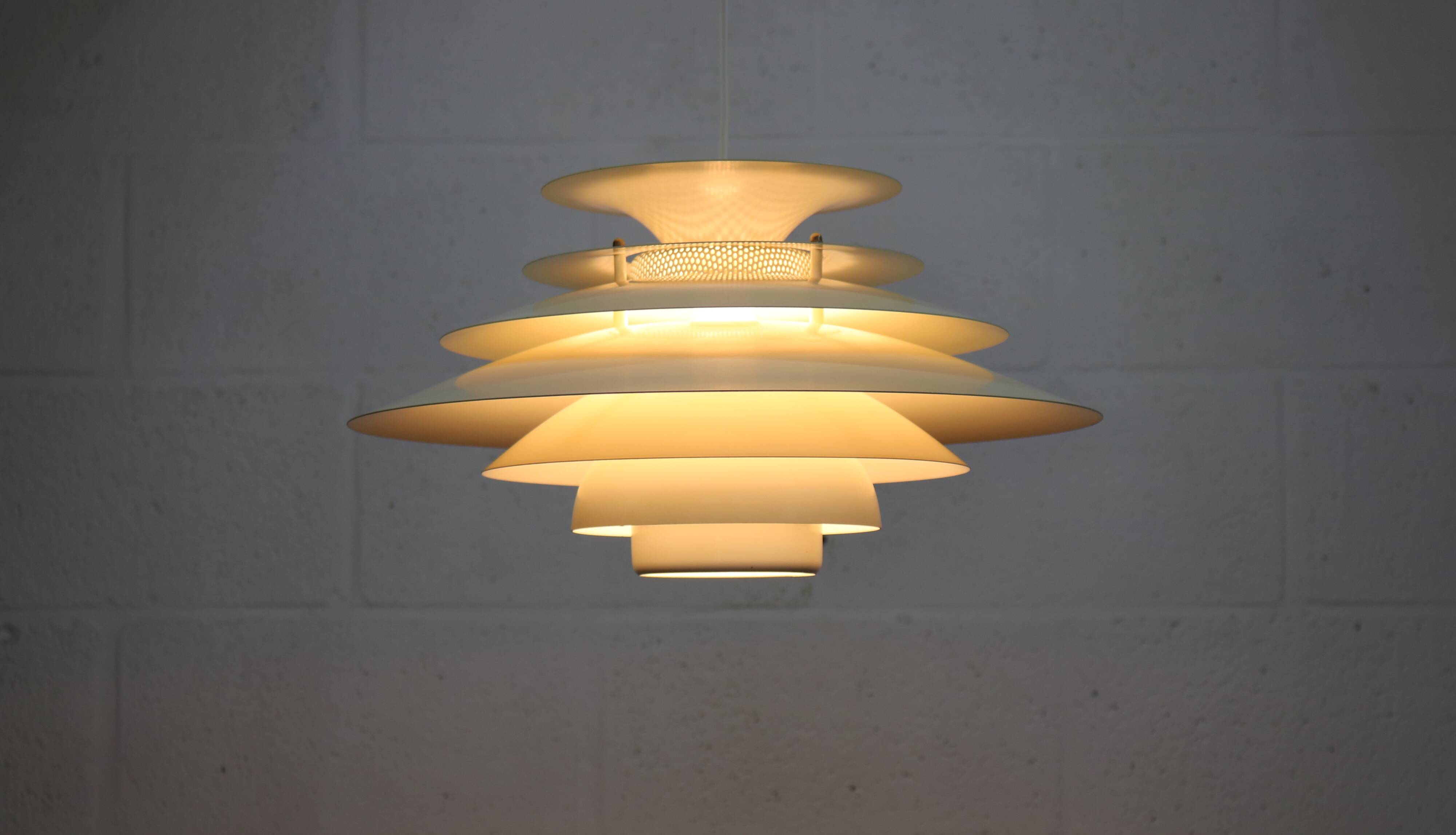 Suspension Jeka danoise blanche/beige - Éclairage moderne du milieu du siècle