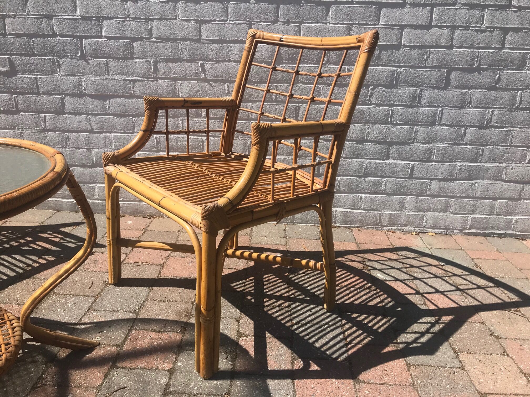 Ensemble de 2 chaises et table en rotin