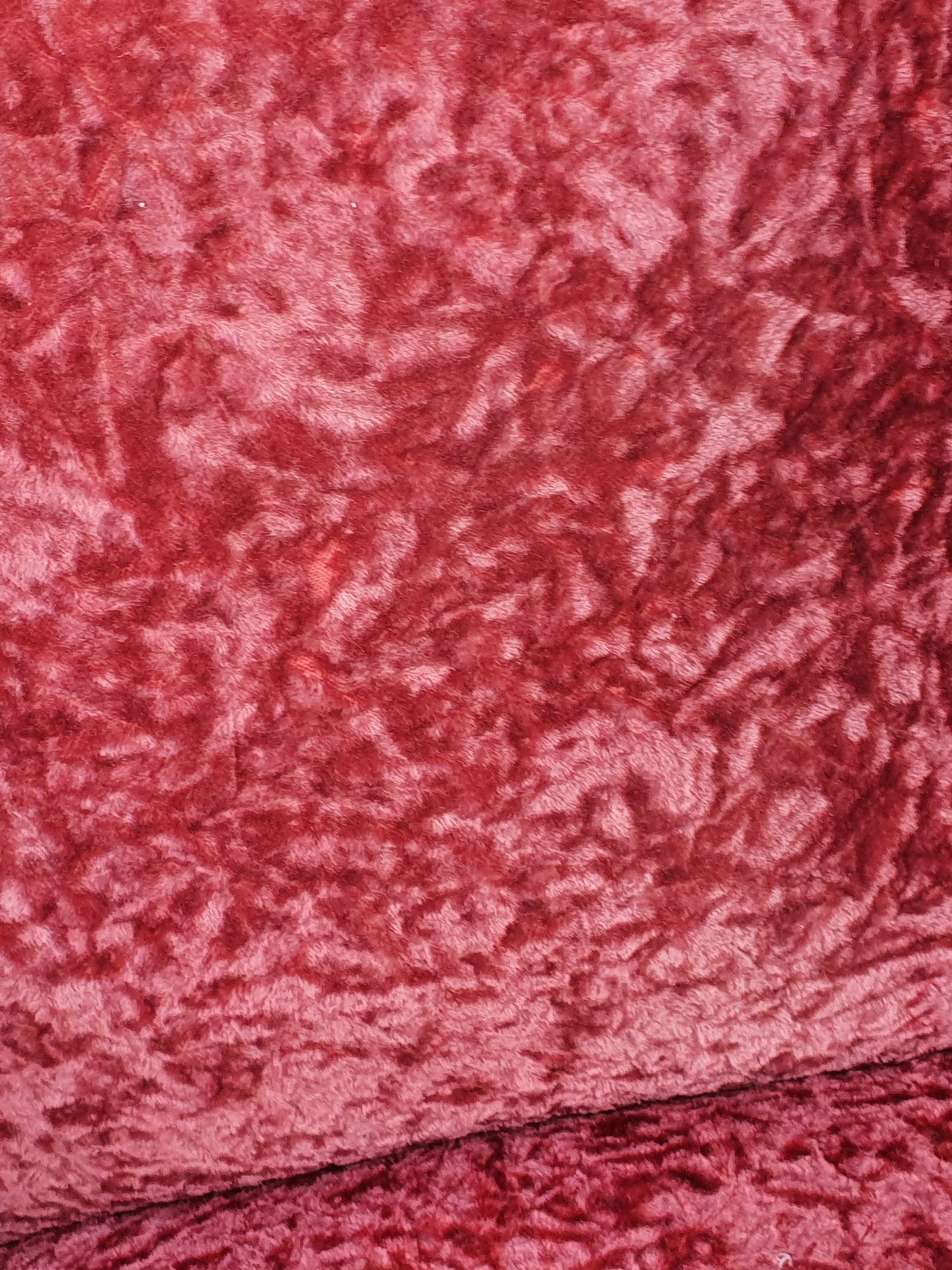 2 Art Deco armchairs in red velvet and wood