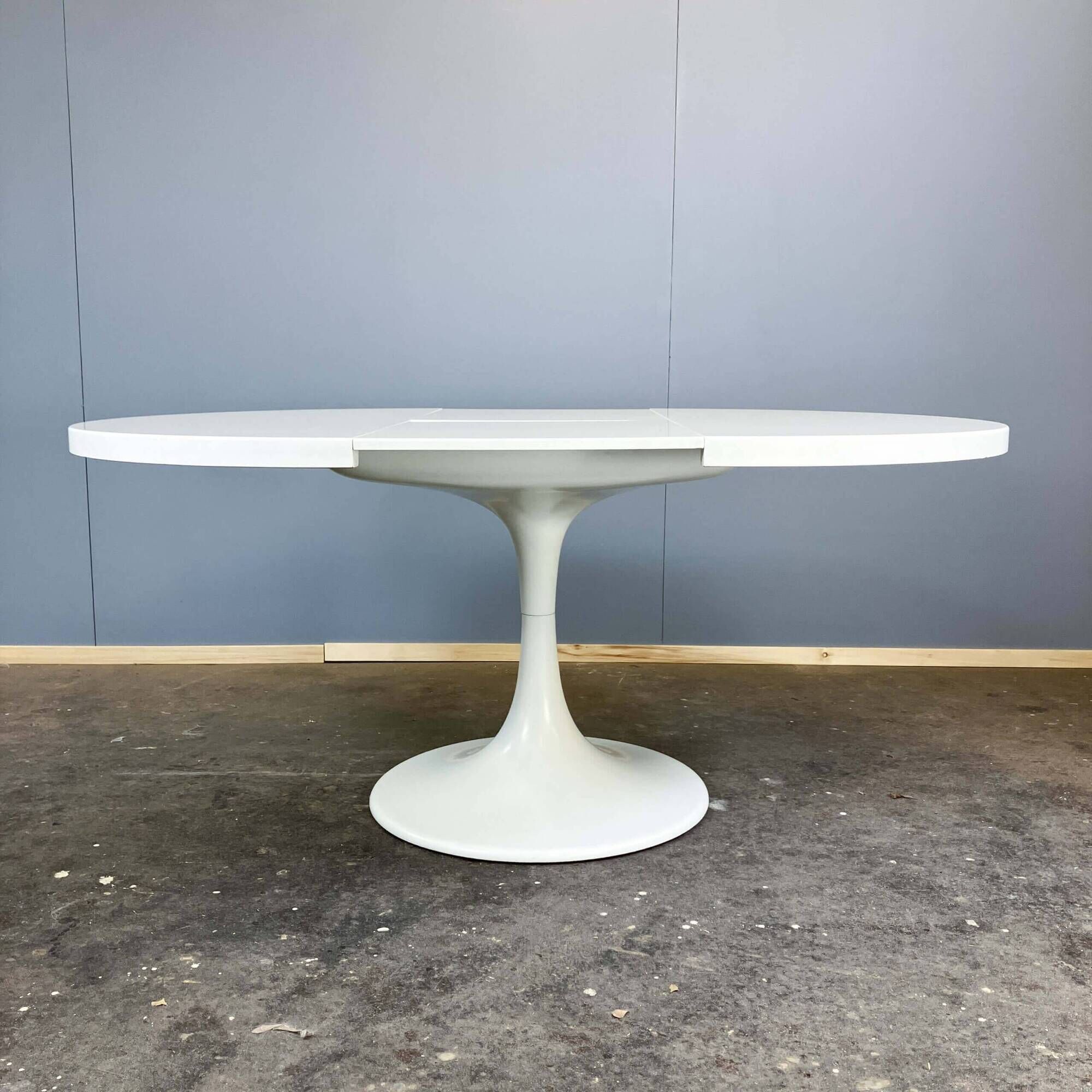 Space-age design icons: ‘Set-Line’ dining set by K. Schäfer for Lübke, 1960s
