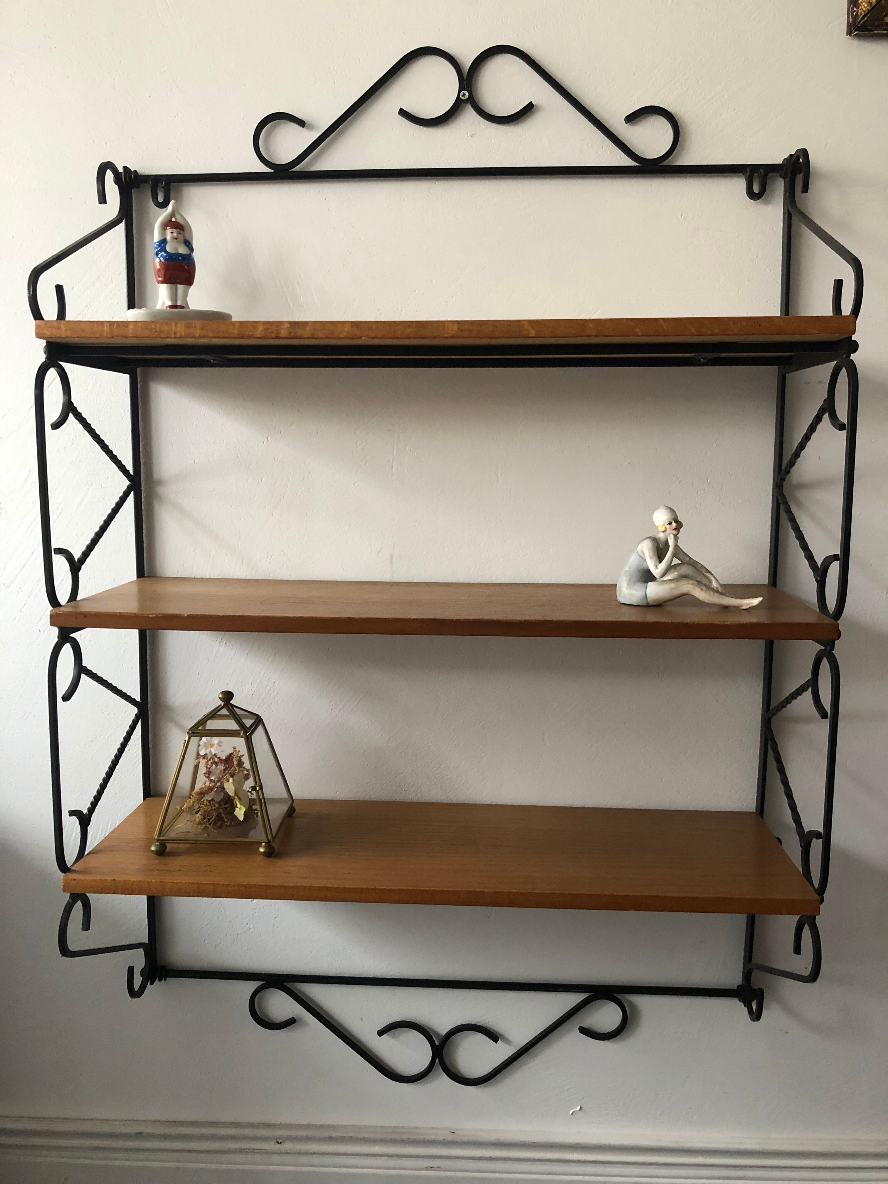 Shelf wall vintage