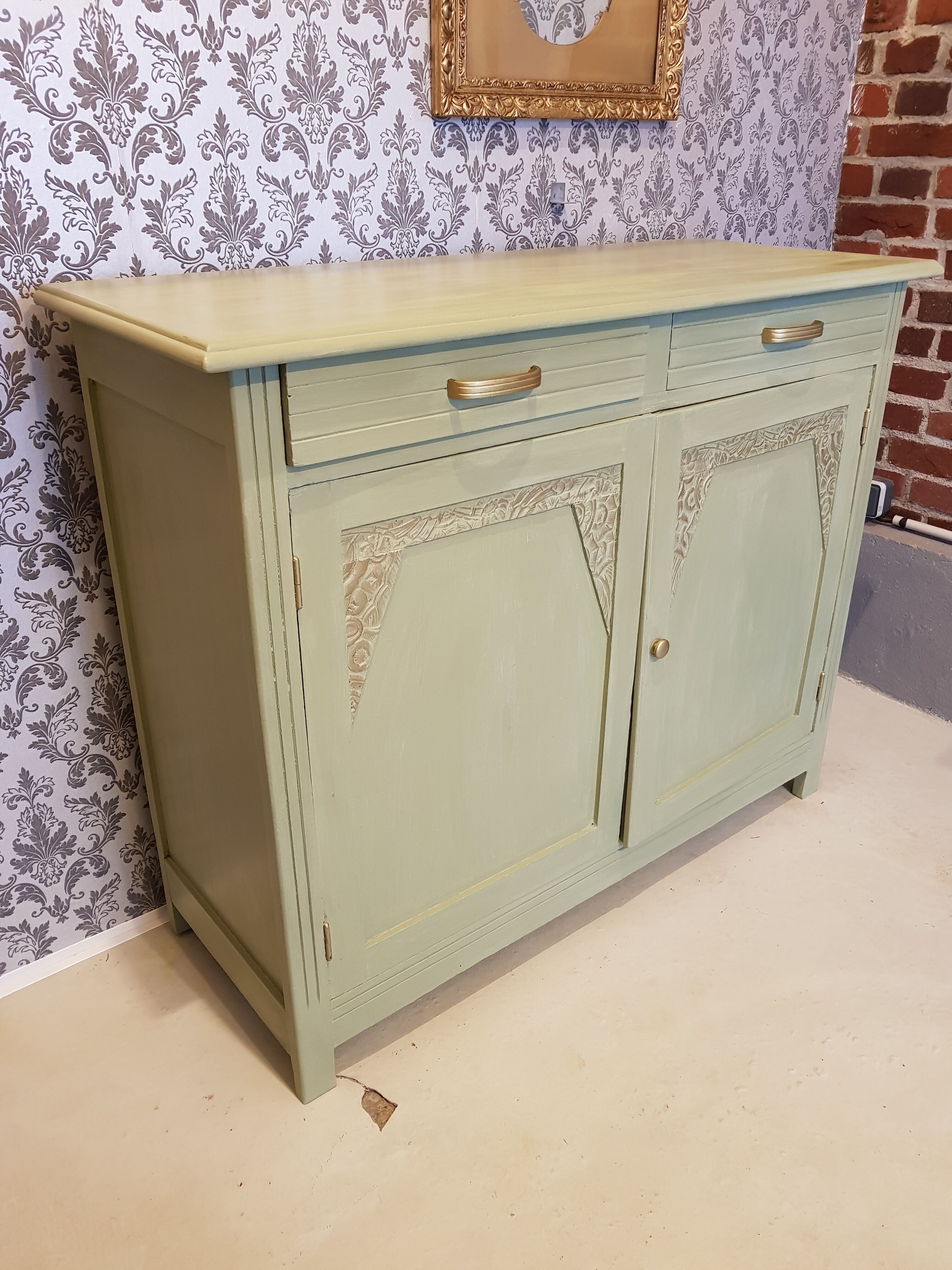 Low wood sideboard 2 doors