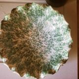 Ceramic bowl with hemmed edges