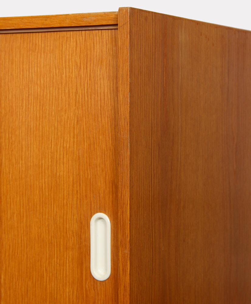 Commode en chêne, modèle U-452, par Jiri Jiroutek pour Interier Praha, 1960