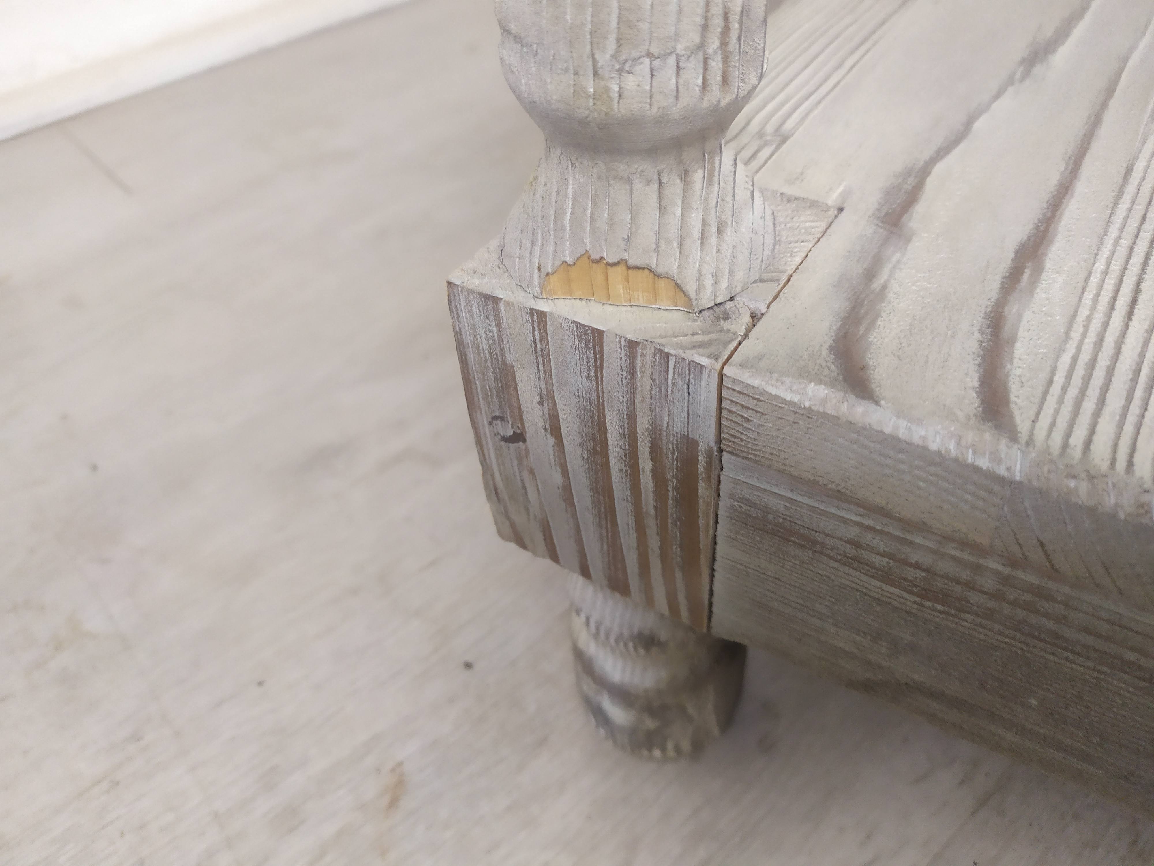 Table serving draper