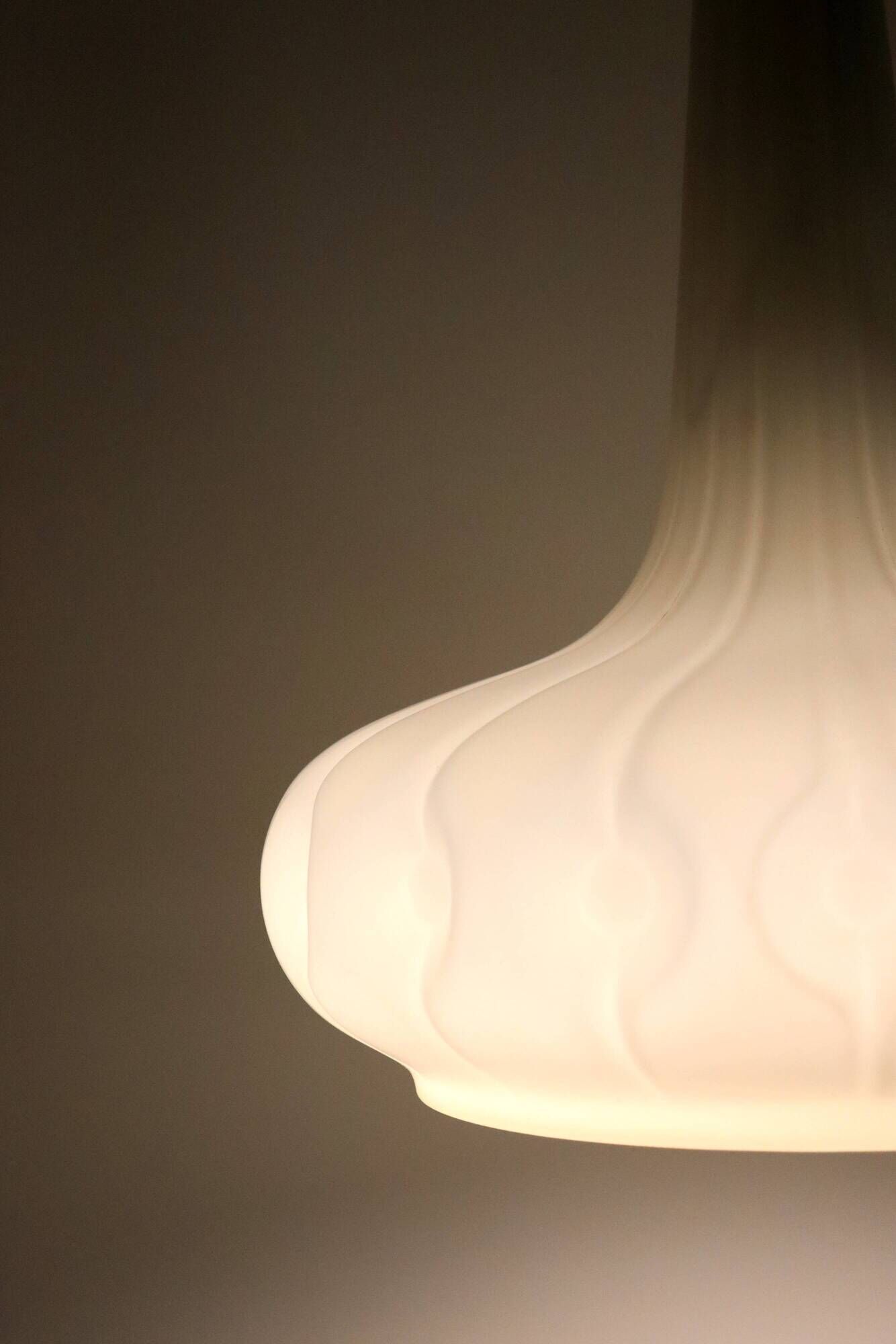 Peill & Putzler melkglazen lamp vintage mid century design