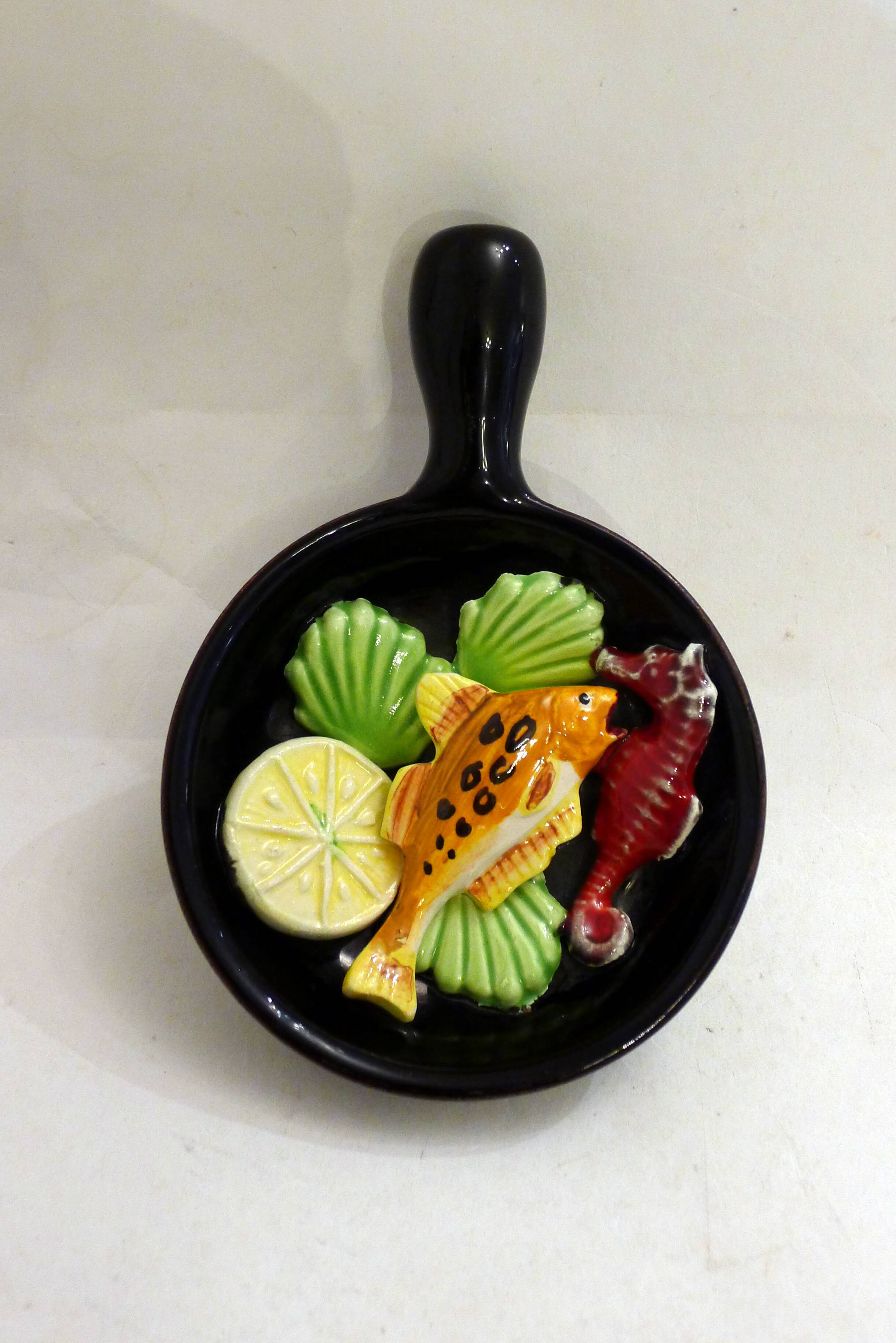 Seaside wall decoration, in Vallauris earthenware slipware.