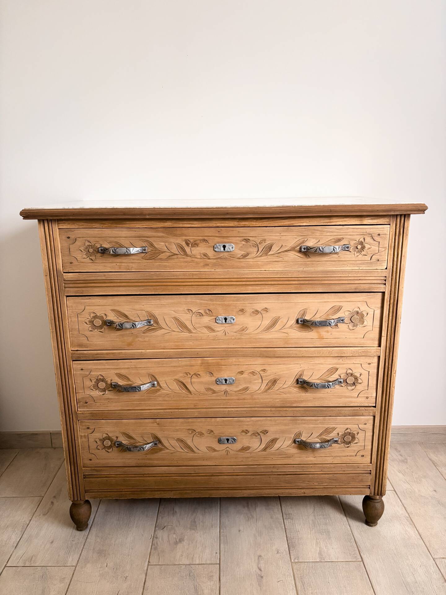 Art Deco chest of drawers
