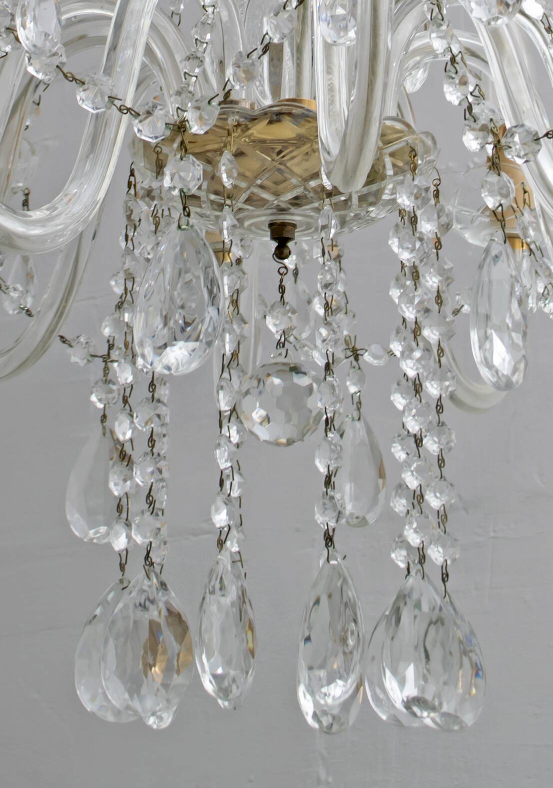 Maria Theresa Mid-Century Modern Italian 15-Light Crystal Chandelier, 1950s