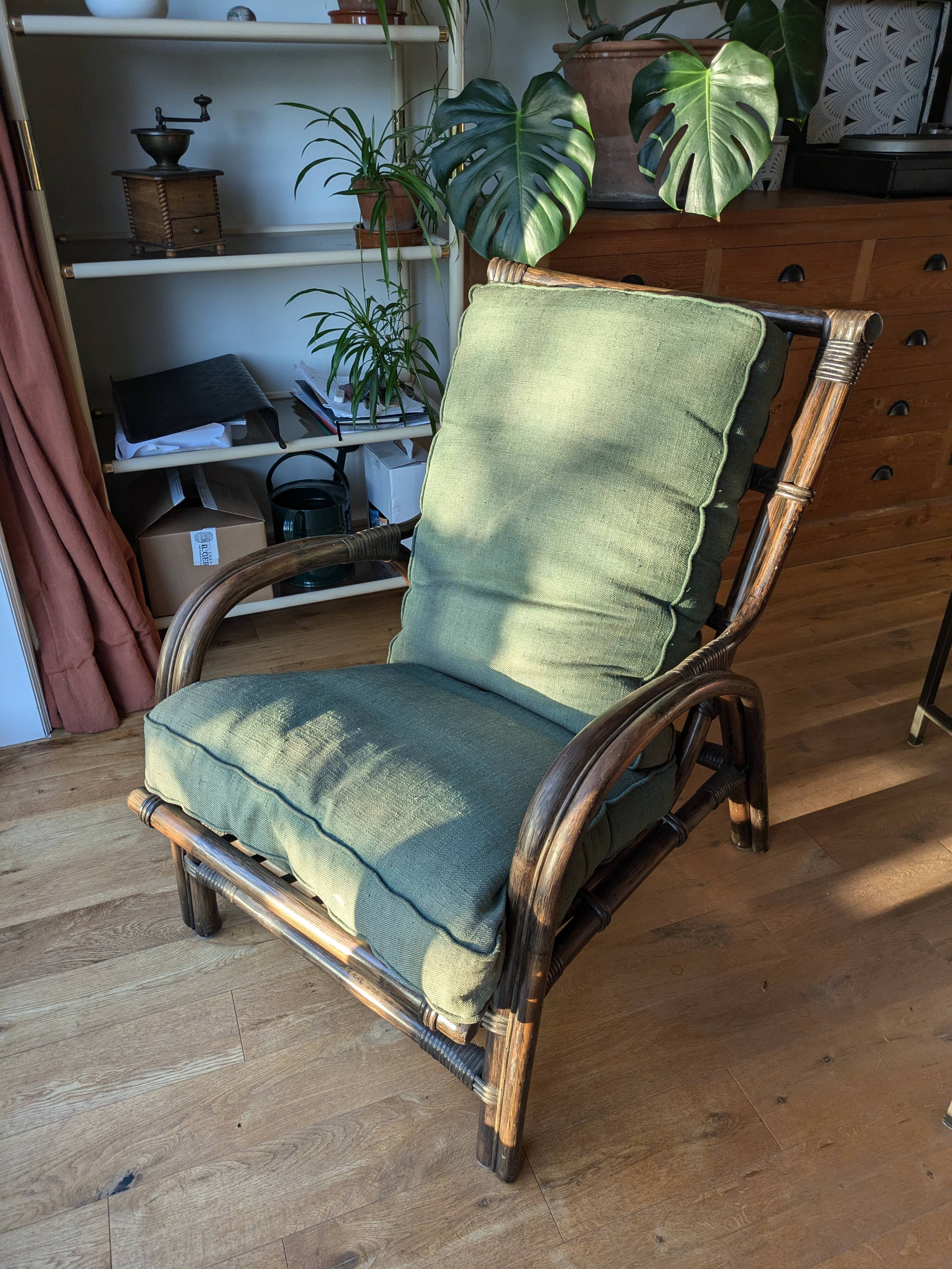 Fauteuil vintage en rotin marron foncé