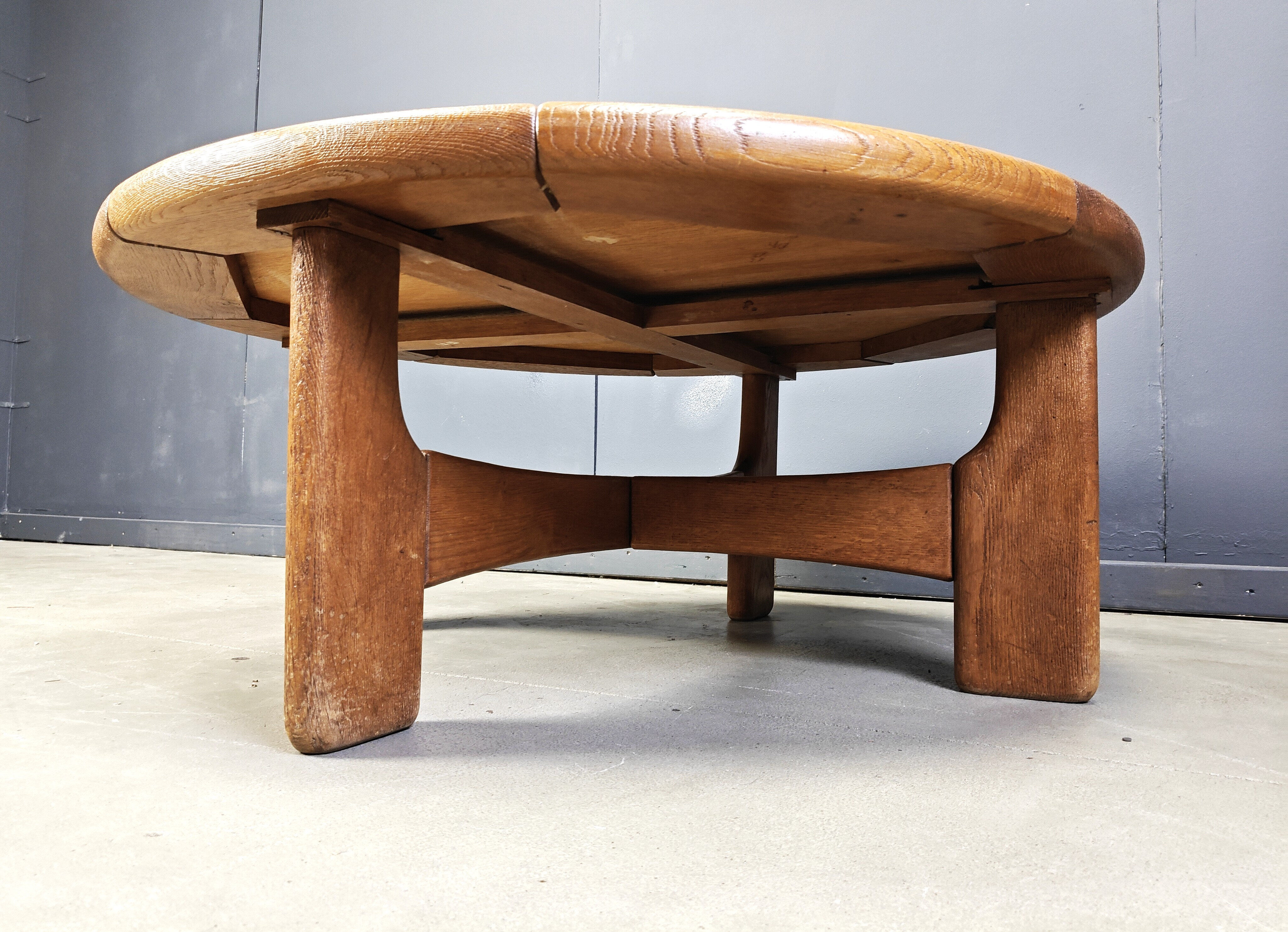 Table basse ronde en chêne danois, années 1960