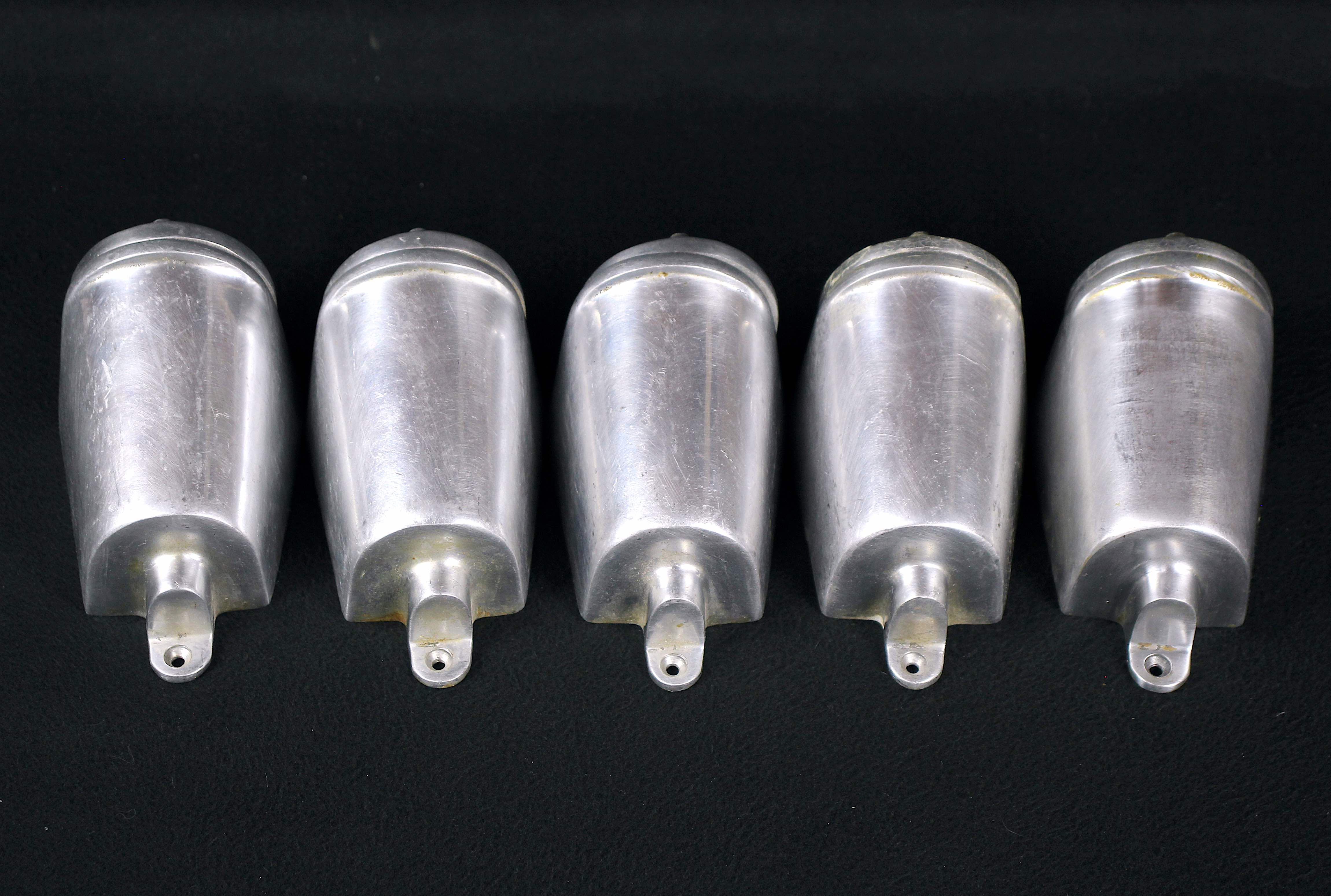 Robust aluminum wall lamp