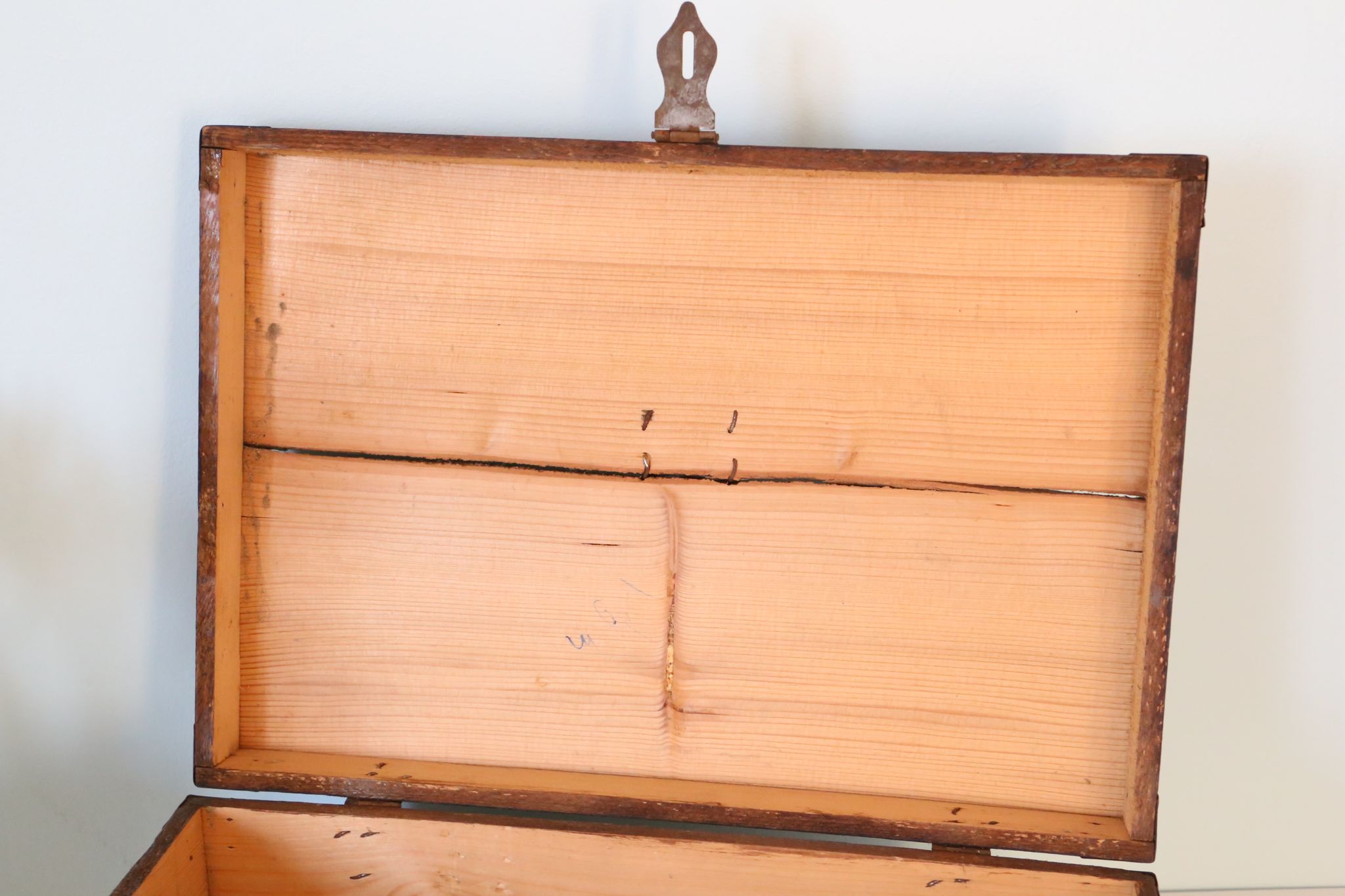 Wooden pre-war box with metal handle