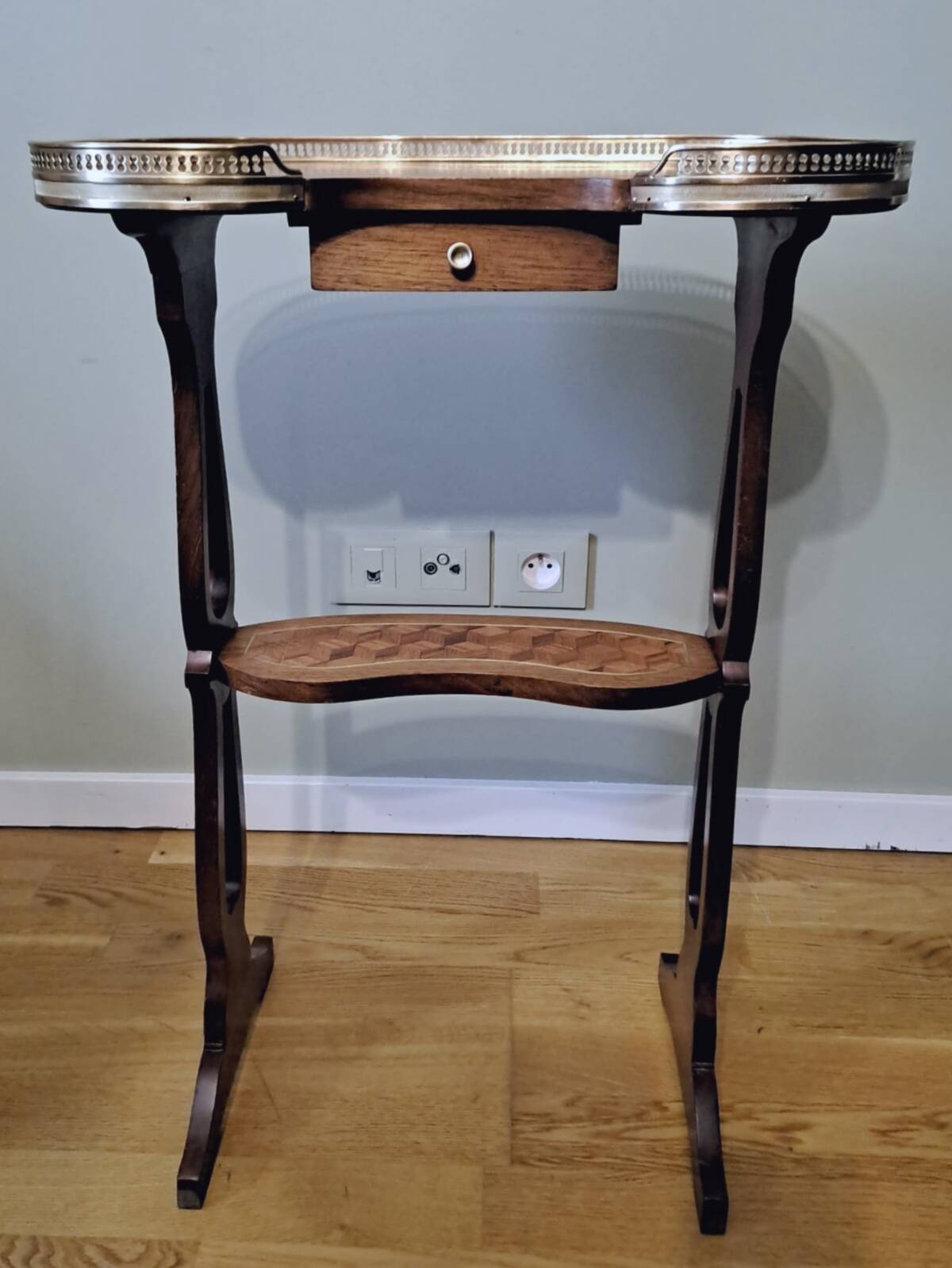 Side table or small table in marquetry