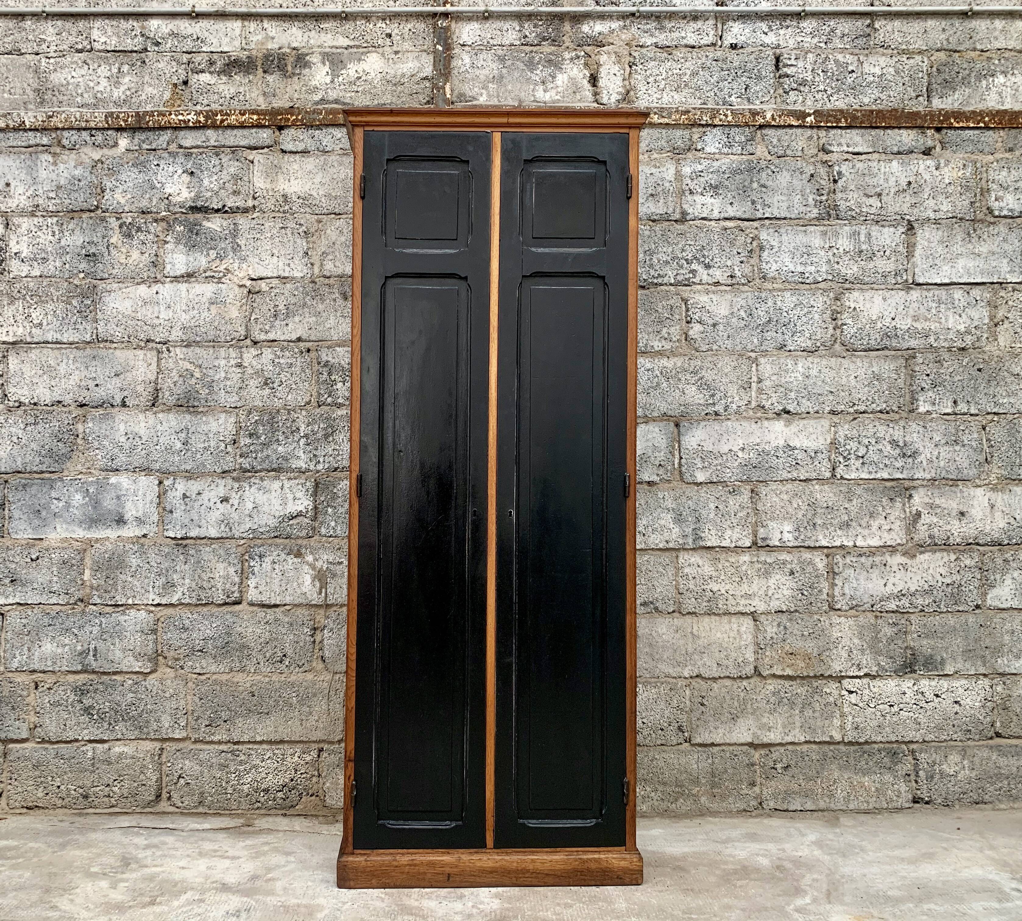 Armoire parisienne vintage à 2 portes meuble à chaussures