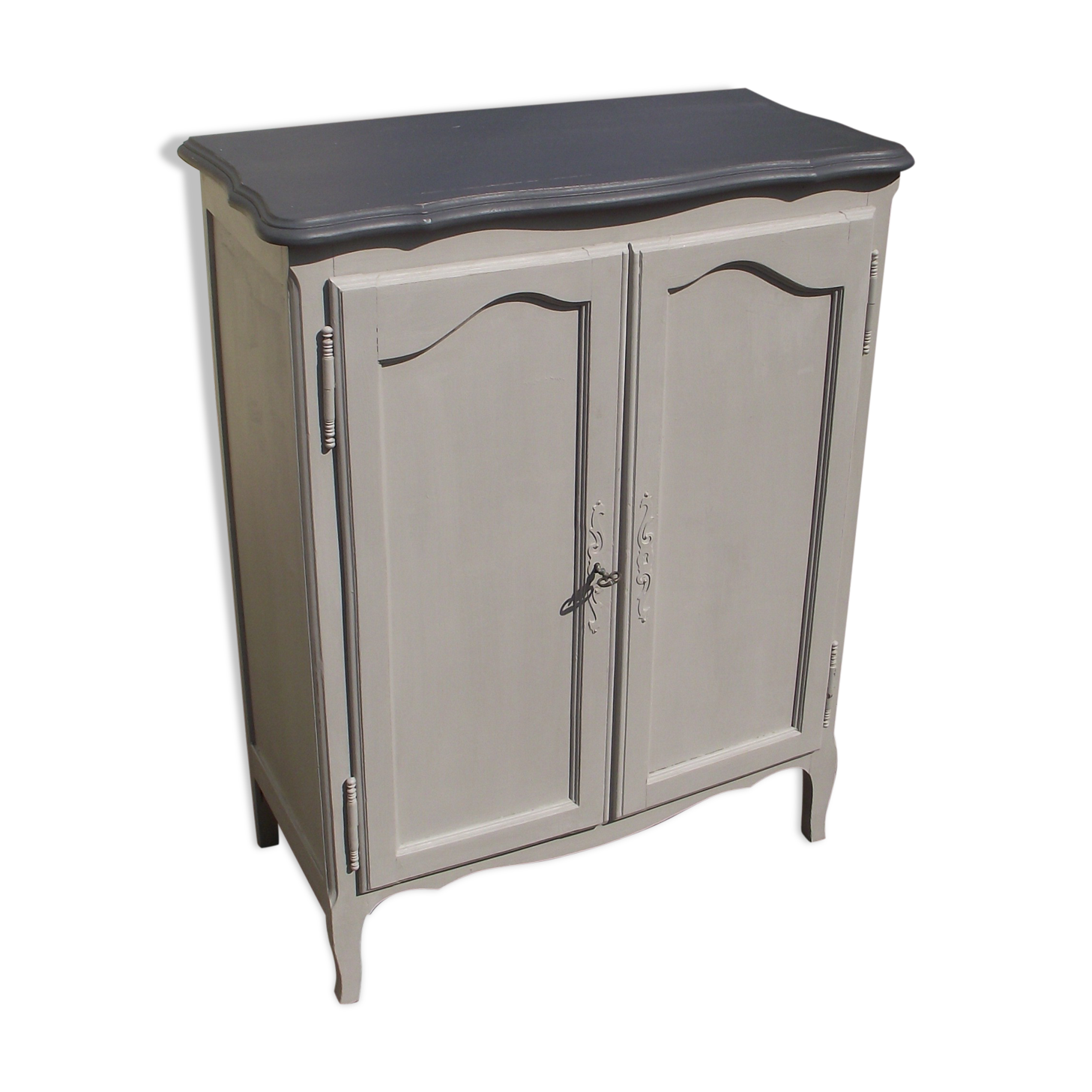 Louis XV-style shoe furniture from the 70