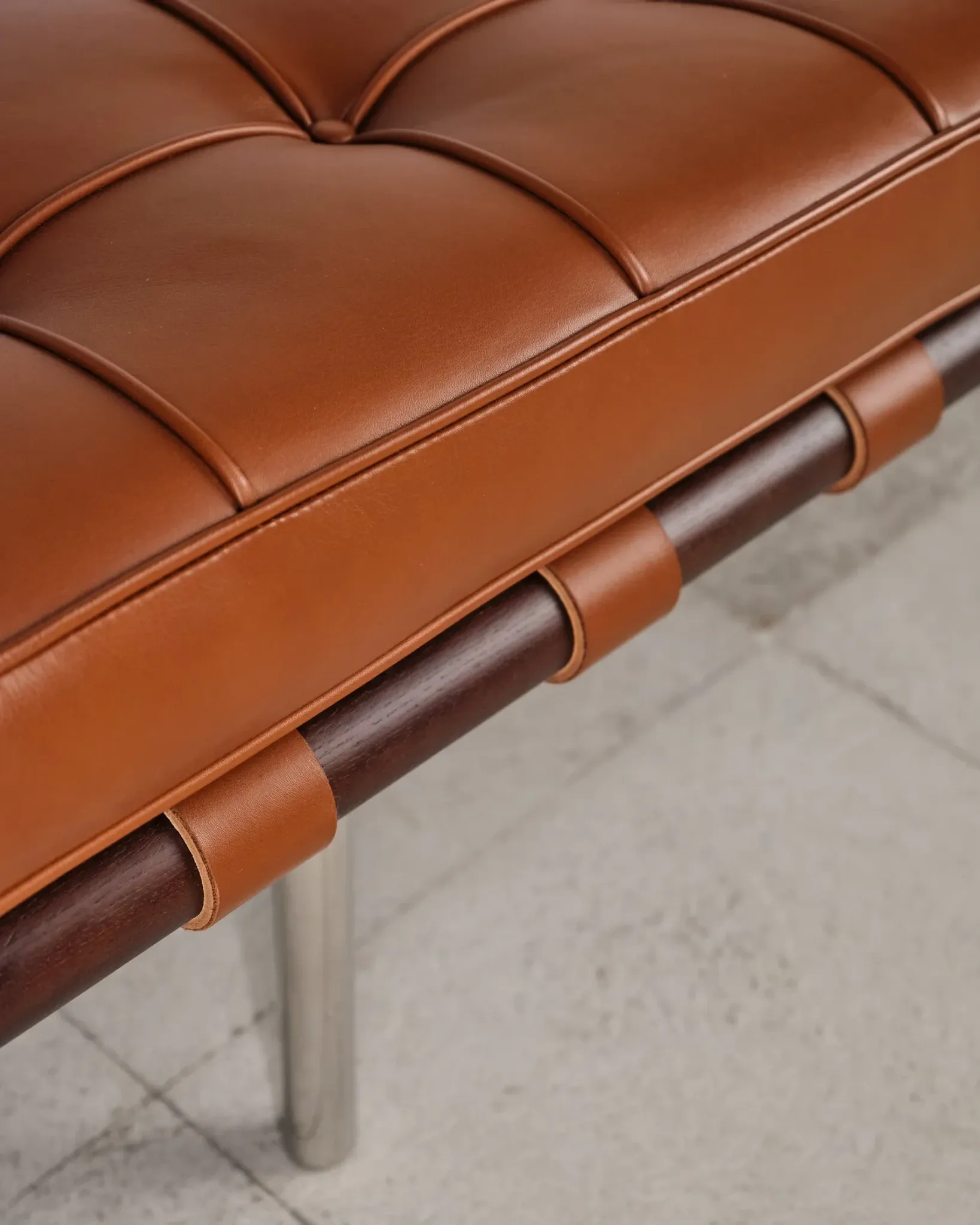 Meridian Barcelona in leather by Mies van der Rohe, Knoll International