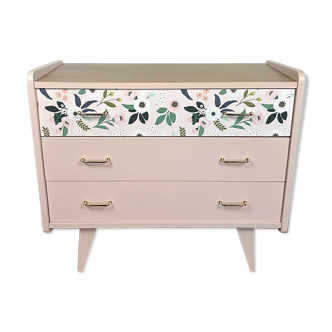 Vintage dresser