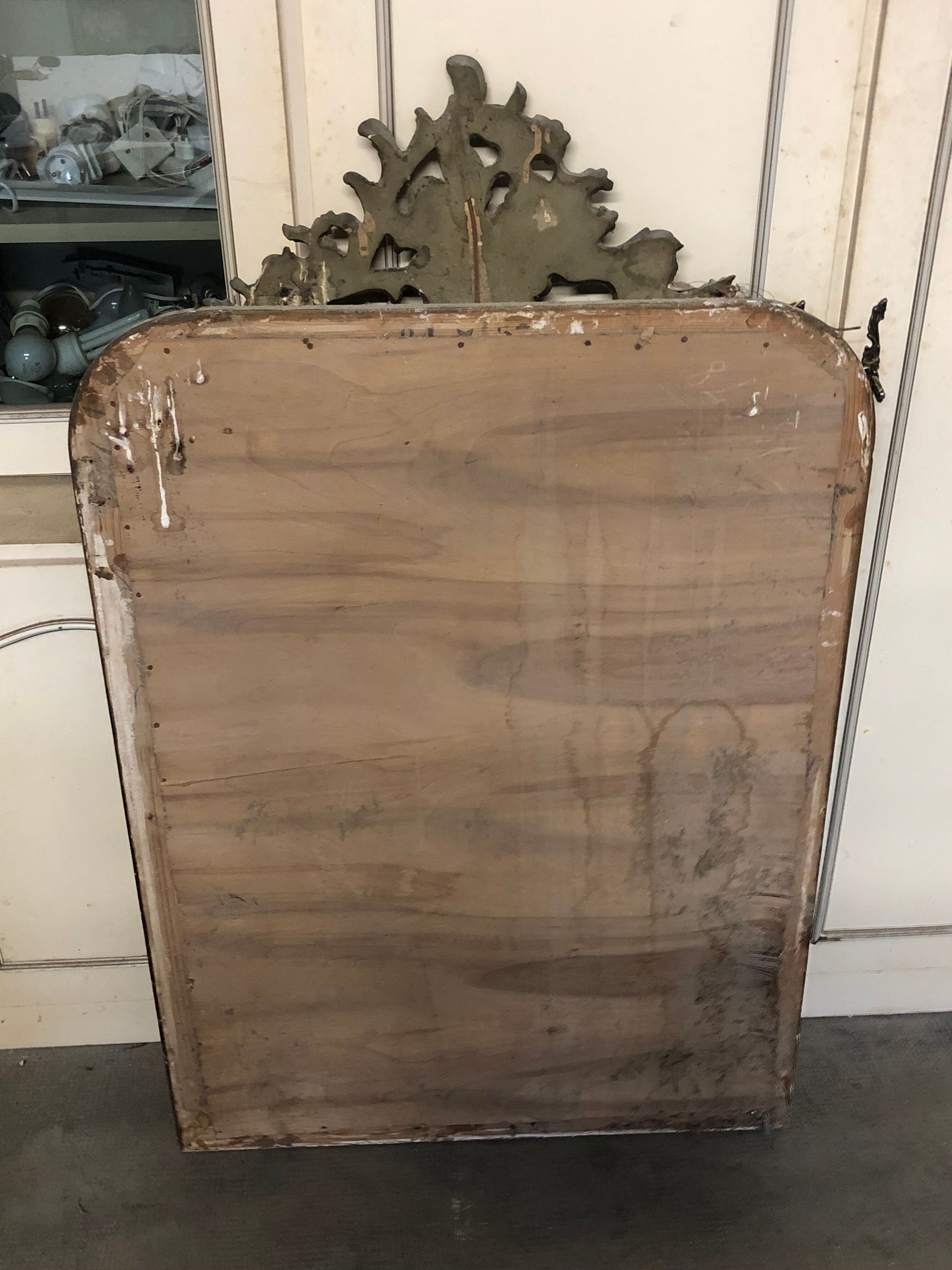 Antique mirror with molding