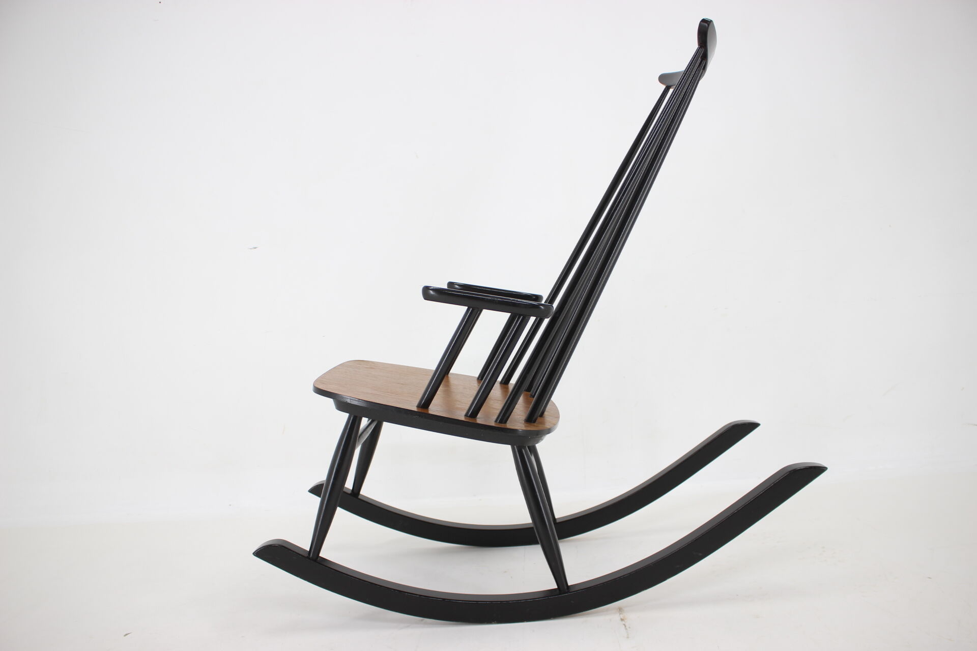 1960s Varjosen Puunjalostus beech rocking chair, Finland