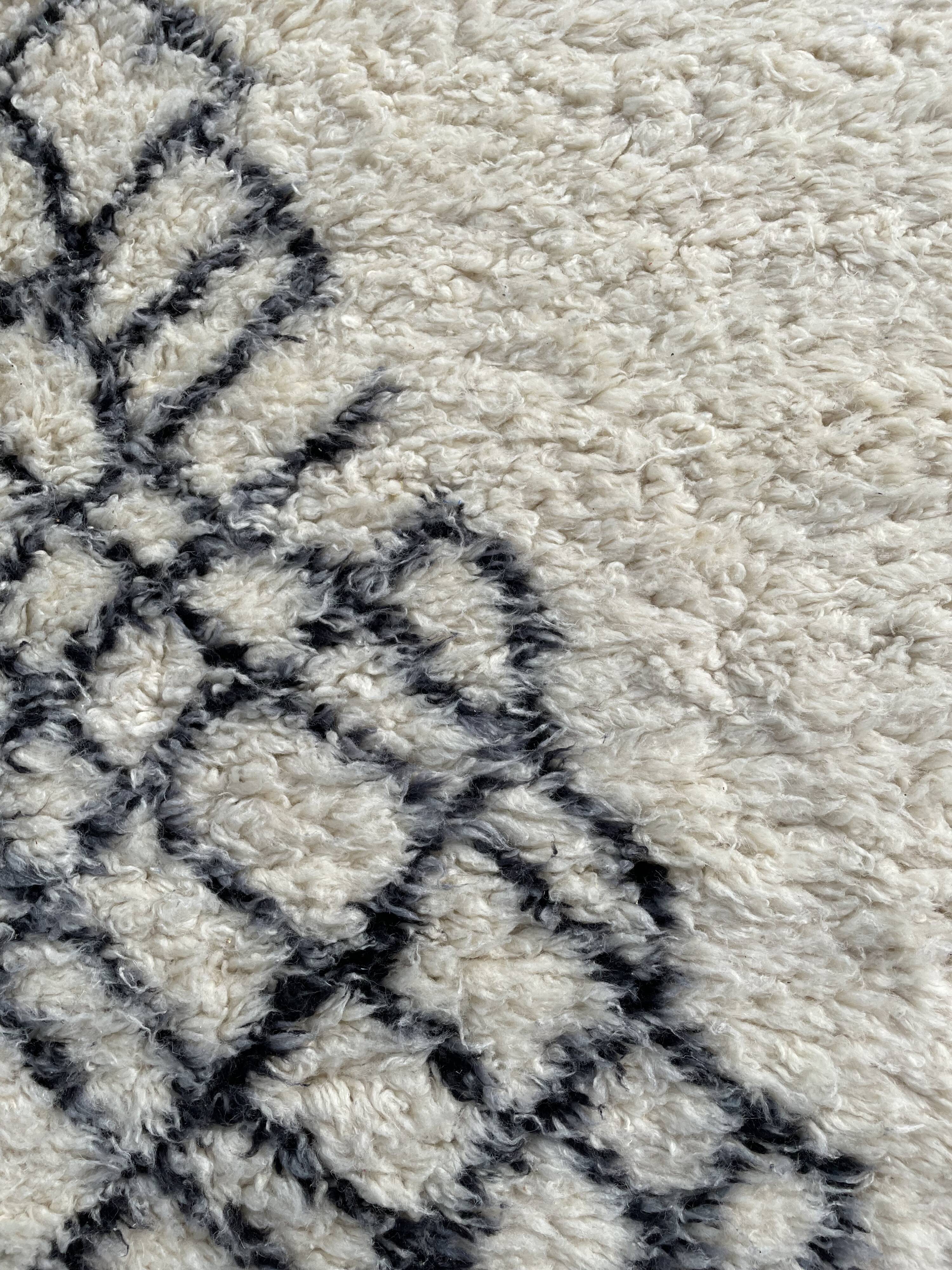 Modern berber carpet beni ouarain 200x300 cm