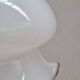 Suspension fleur en opaline laiteuse