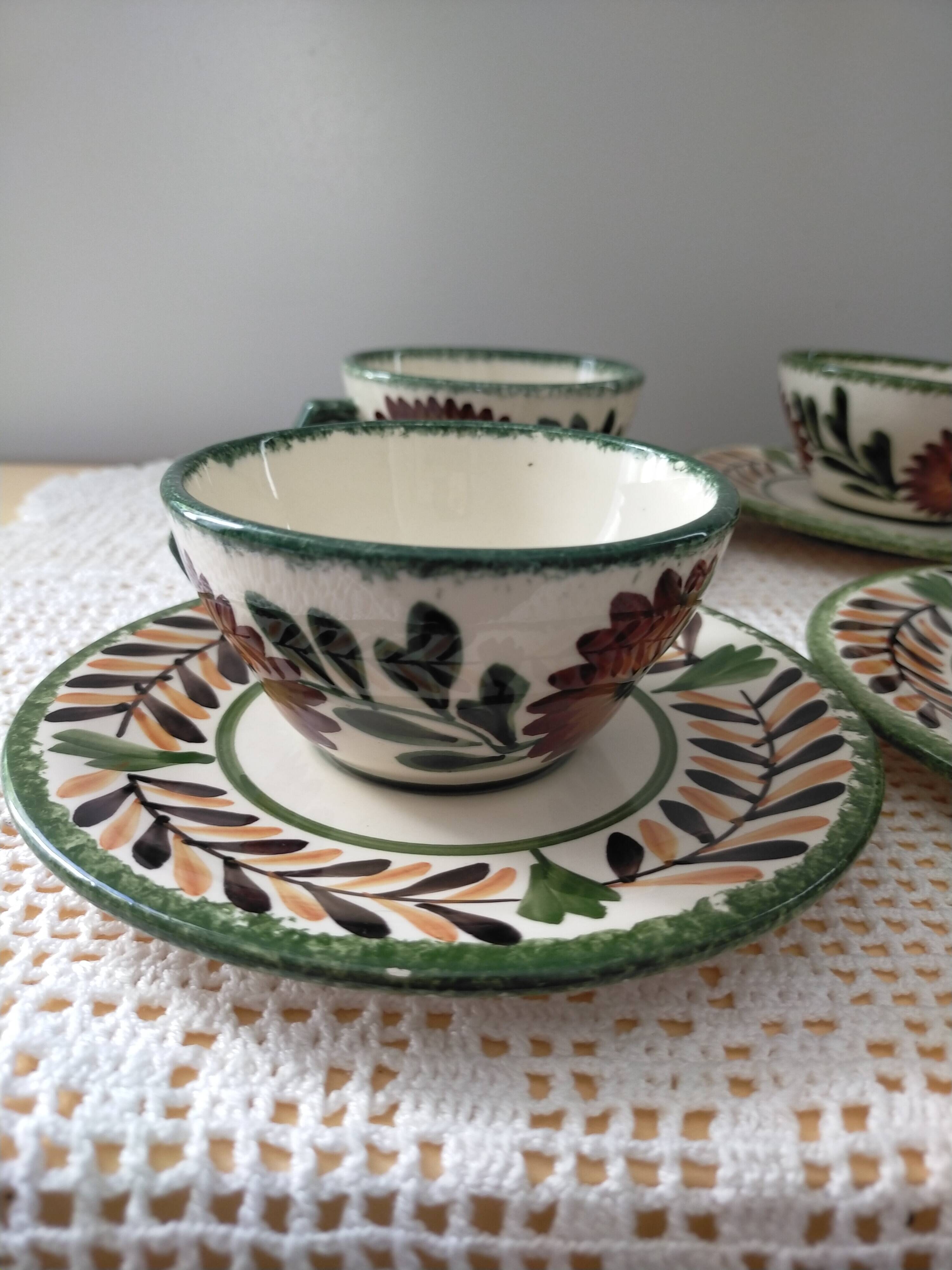 Coffee or tea service 6 cups and saucers