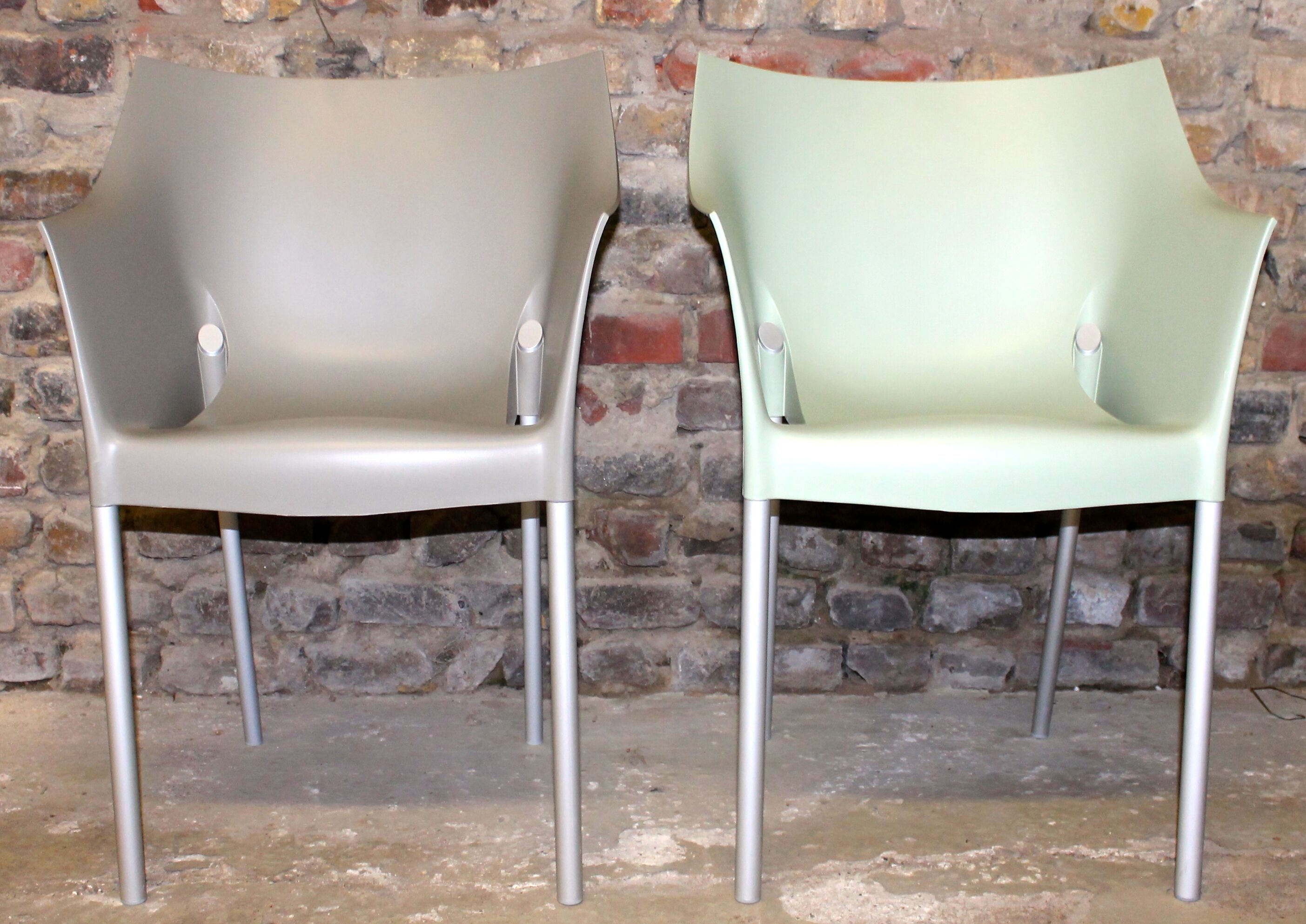 Paire de fauteuils Dr No par P.Starck ed.Kartell