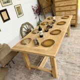 Farmhouse table with central extensions