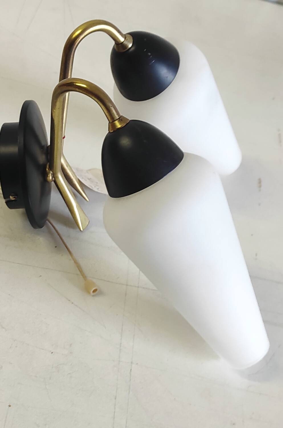 Appliques moderniste double feux métal doré et opaline - années 50/60