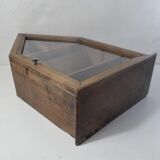 Old niche shelf with glazed statue