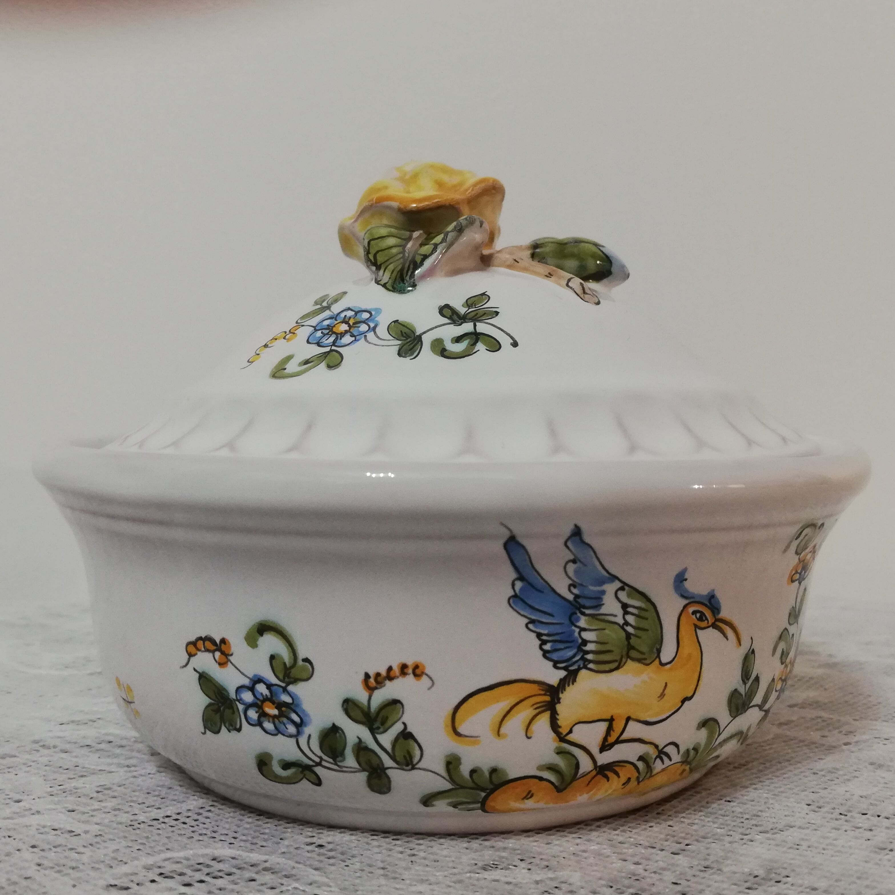 Bonbonnière in Moustiers earthenware