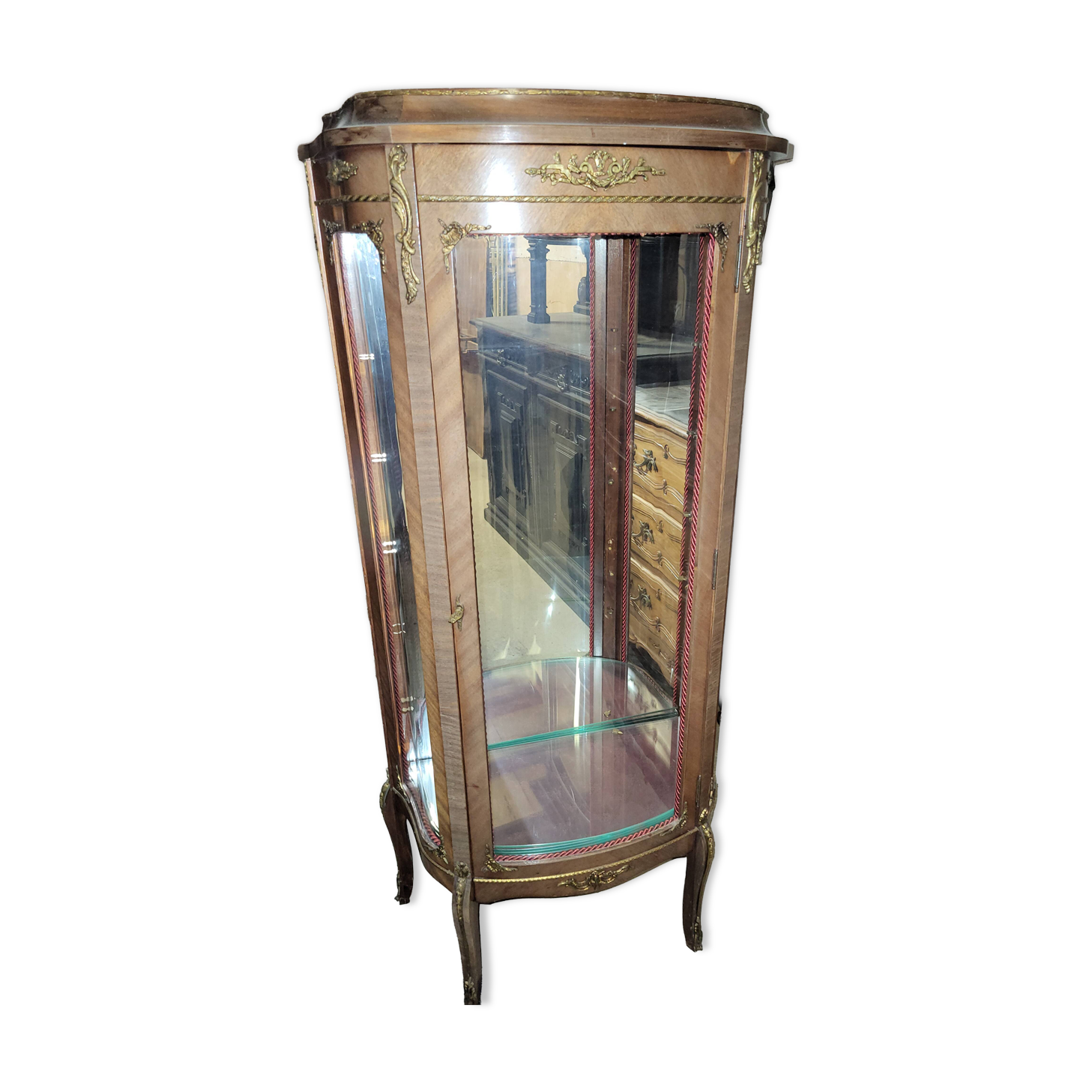Display cabinet LXVI in walnut
