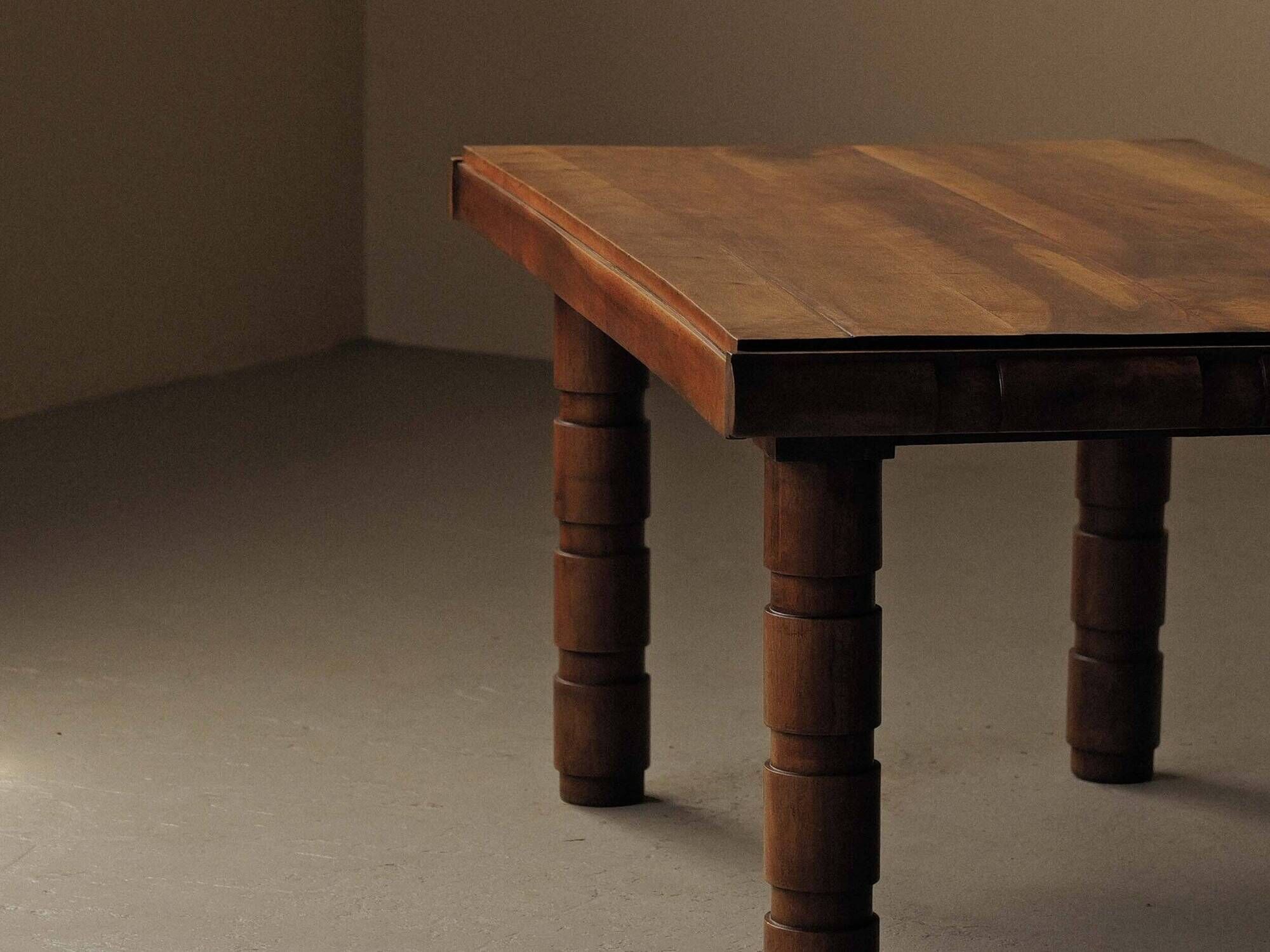 Modernist table in oak and walnut, France, Art Deco, circa 1940.