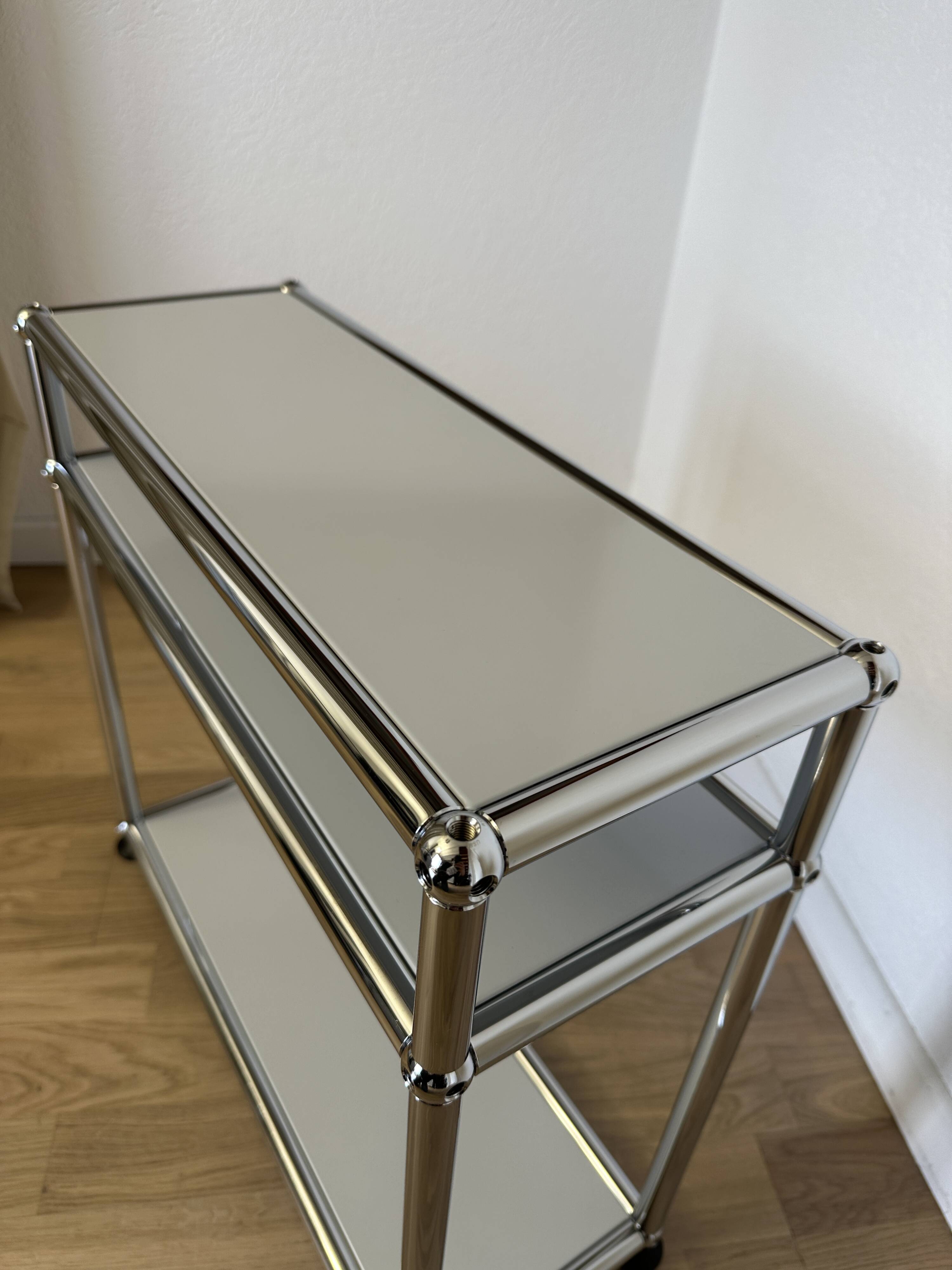 USM Haller side table in light grey