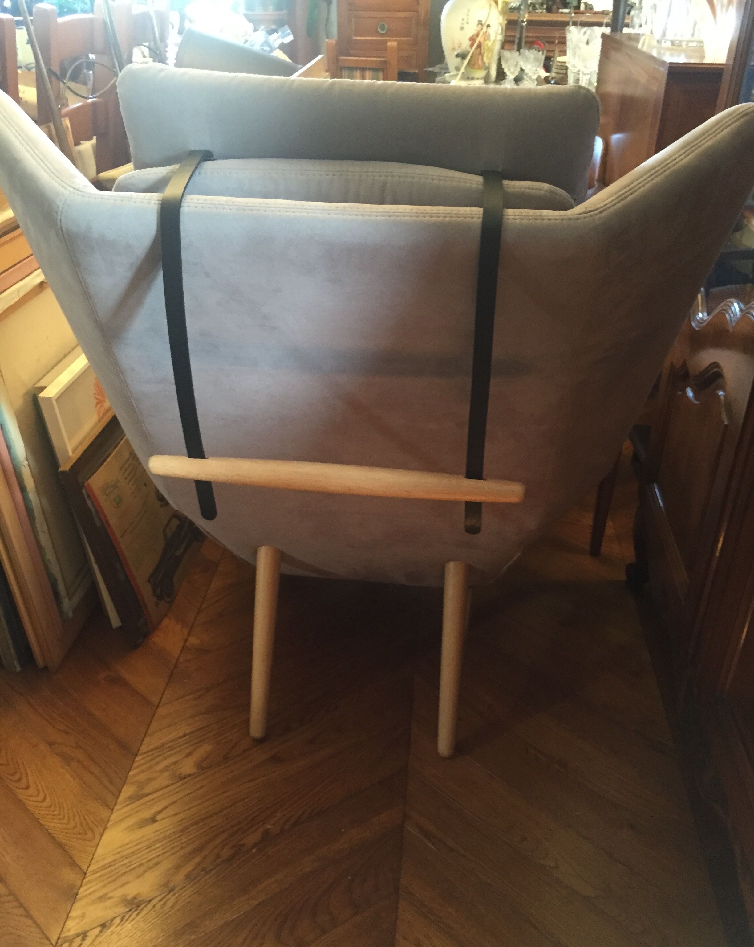 Relaxed chair with foot rests