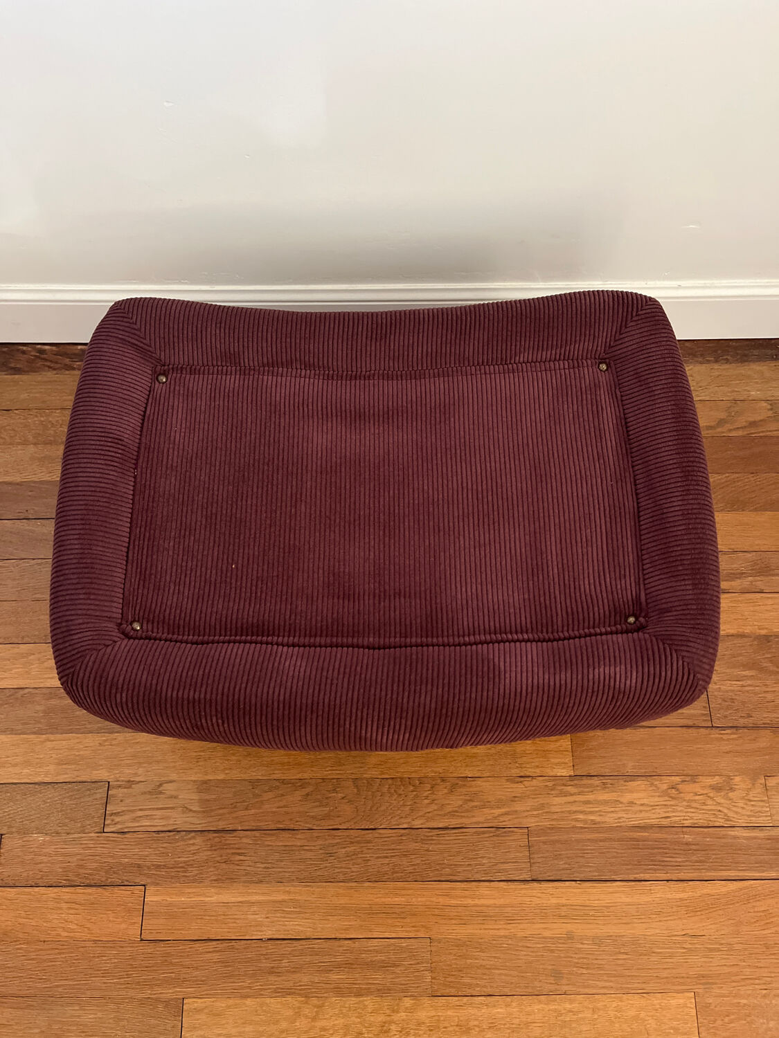 Siège, pouf vintage en velours côtelé rose et violine